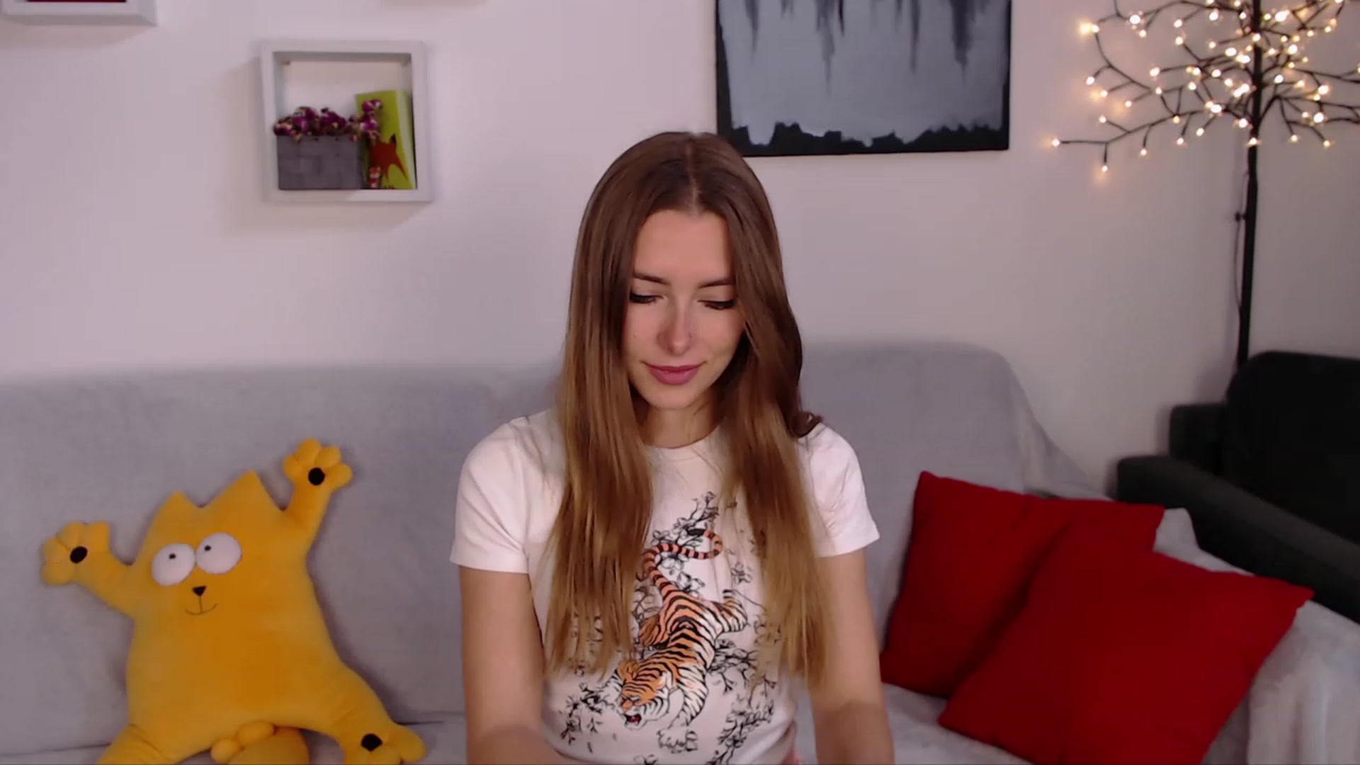 Gallery image thumbnail from SimonsWife's myfreecams stream on, 05/08/2023, 13:34 image 9 of 20