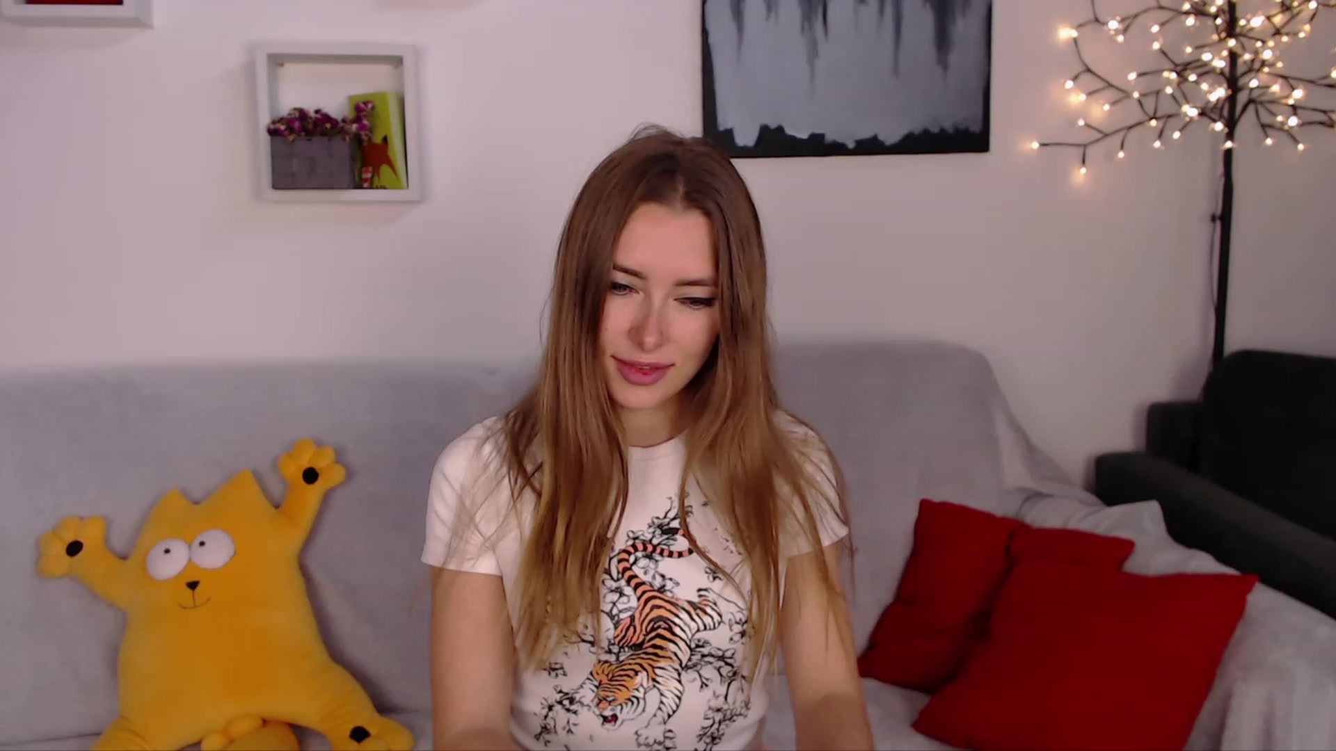 Gallery image thumbnail from SimonsWife's myfreecams stream on, 05/08/2023, 13:34 image 19 of 20