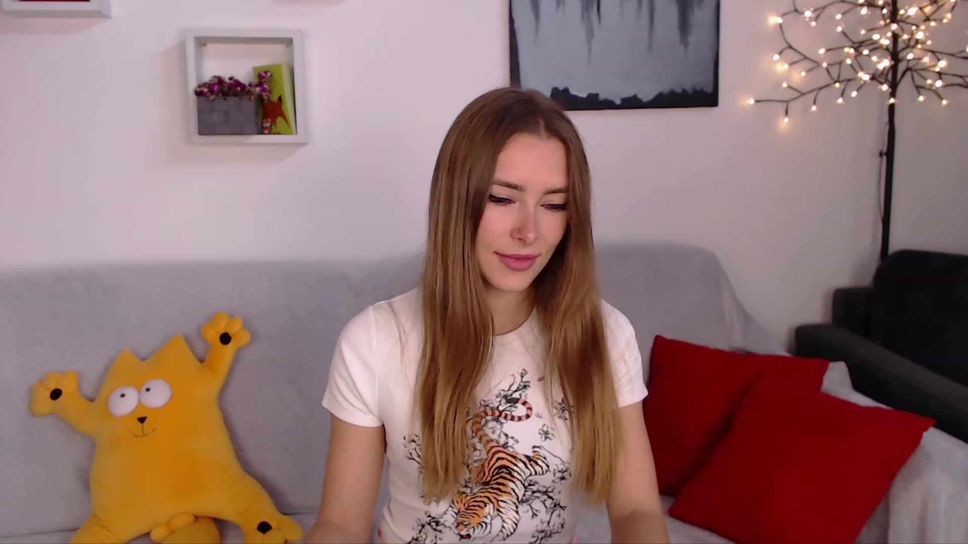 Gallery image thumbnail from SimonsWife's myfreecams stream on, 05/08/2023, 13:34 image 5 of 20