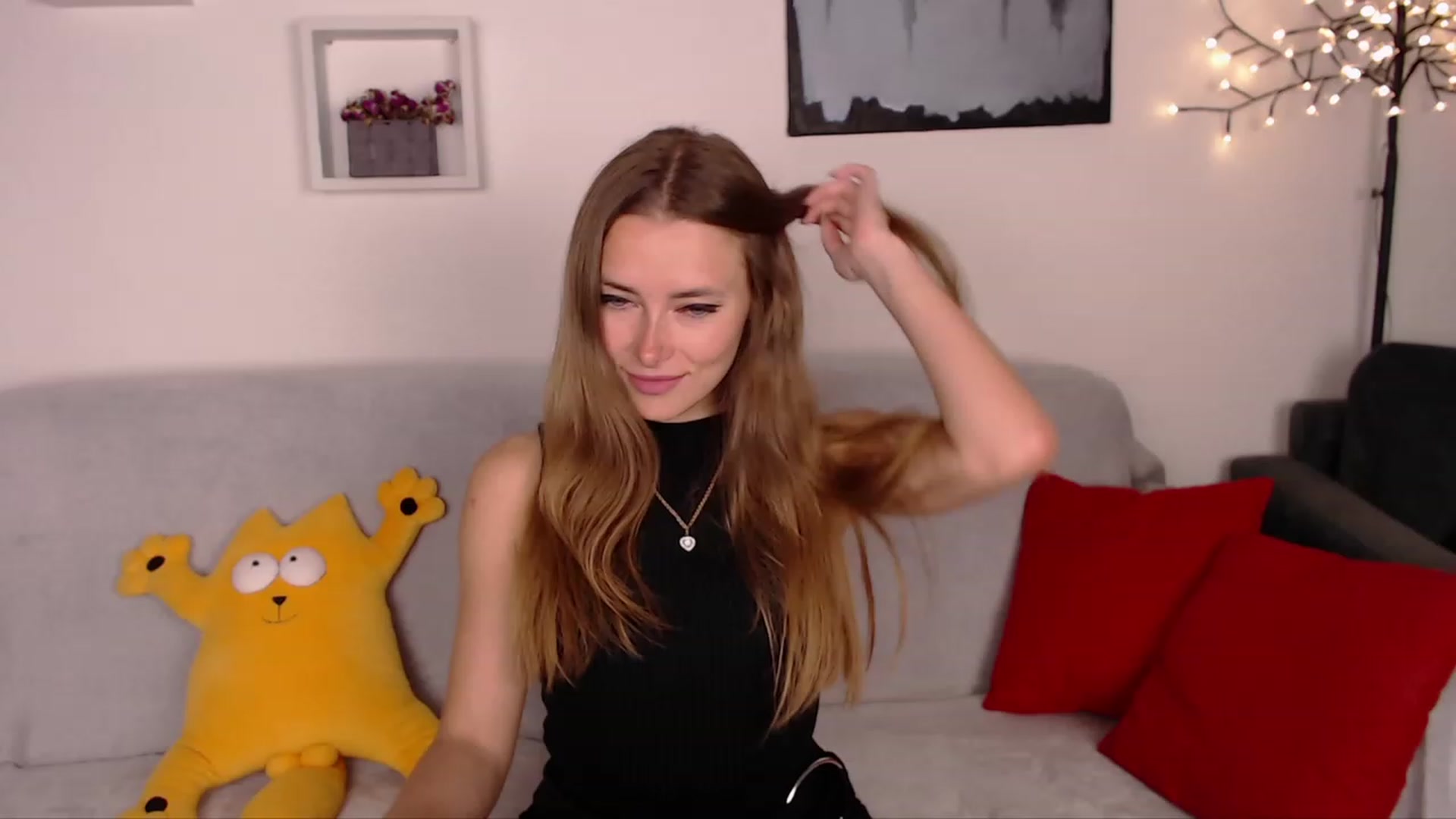 Gallery image thumbnail from SimonsWife's myfreecams stream on, 05/15/2023, 17:25 image 20 of 20