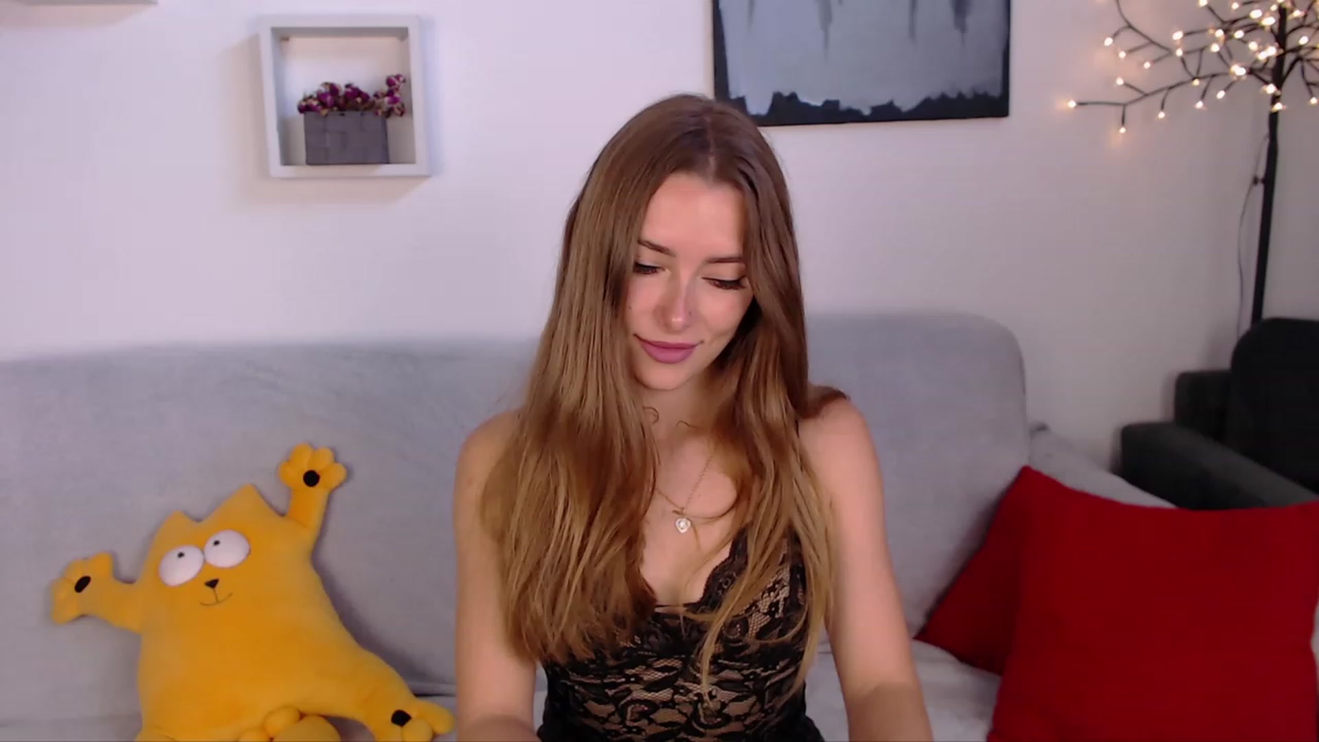 Gallery image thumbnail from SimonsWife's myfreecams stream on, 05/22/2023, 13:43 image 13 of 20