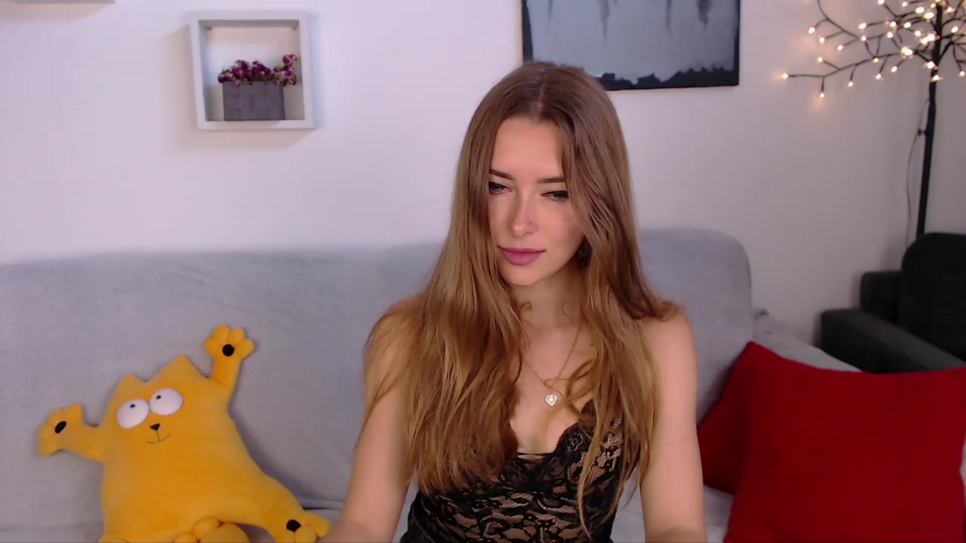Gallery image thumbnail from SimonsWife's myfreecams stream on, 05/22/2023, 13:43 image 6 of 20