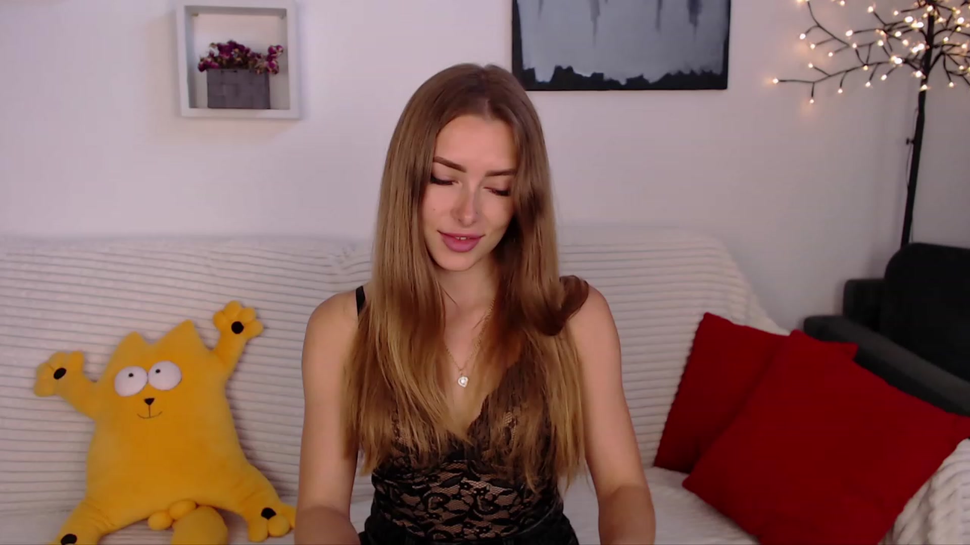 Gallery image thumbnail from SimonsWife's myfreecams stream on, 05/31/2023, 12:06 image 2 of 20