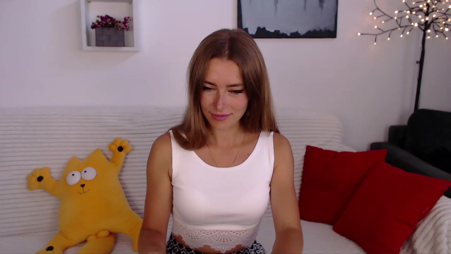 Gallery image thumbnail from SimonsWife's myfreecams stream on, 06/19/2023, 12:10 image 6 of 20