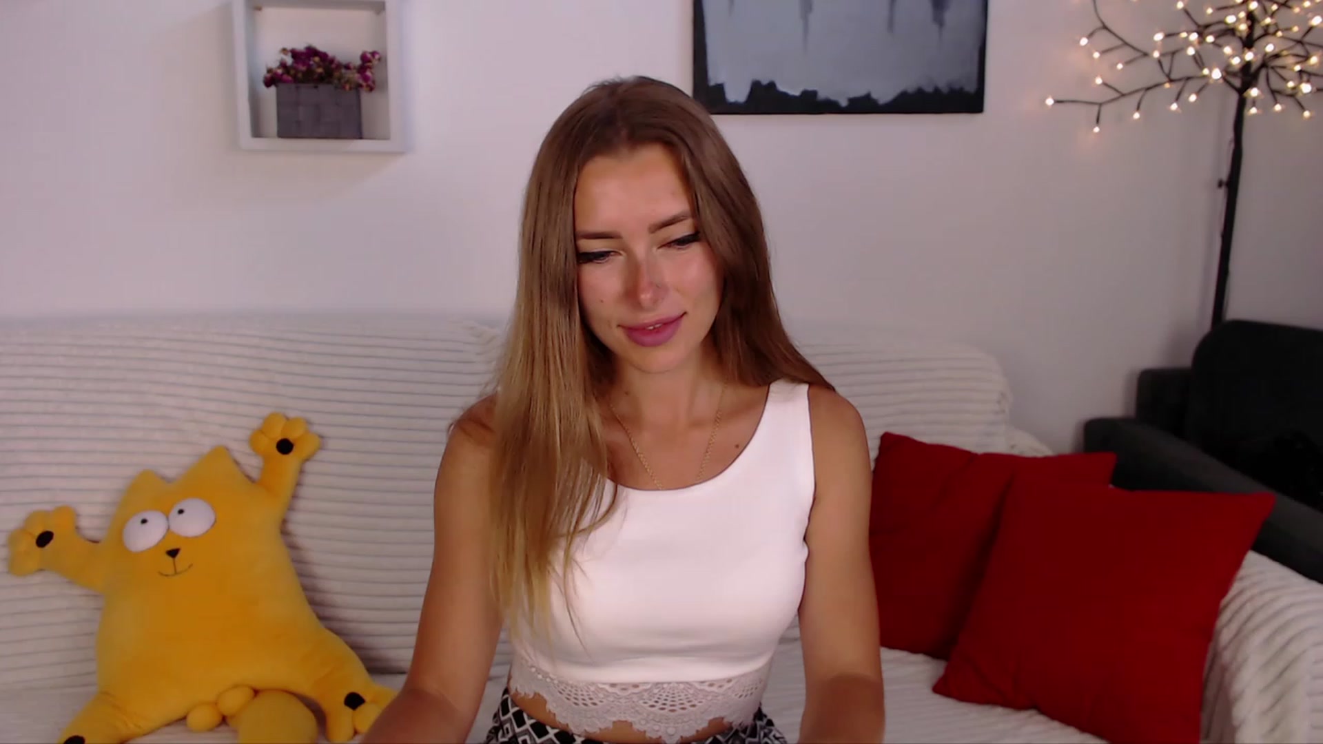 Gallery image thumbnail from SimonsWife's myfreecams stream on, 06/19/2023, 14:31 image 20 of 20