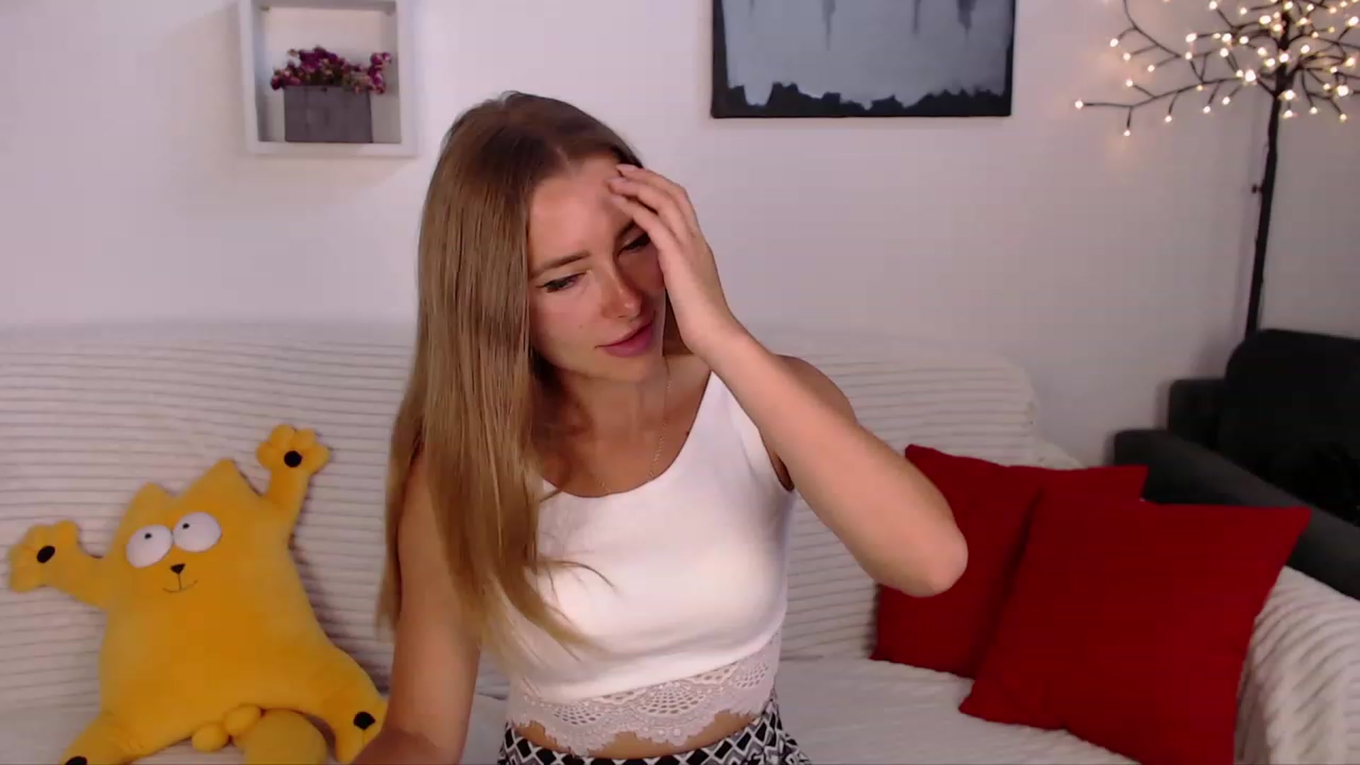Gallery image thumbnail from SimonsWife's myfreecams stream on, 06/19/2023, 14:31 image 16 of 20
