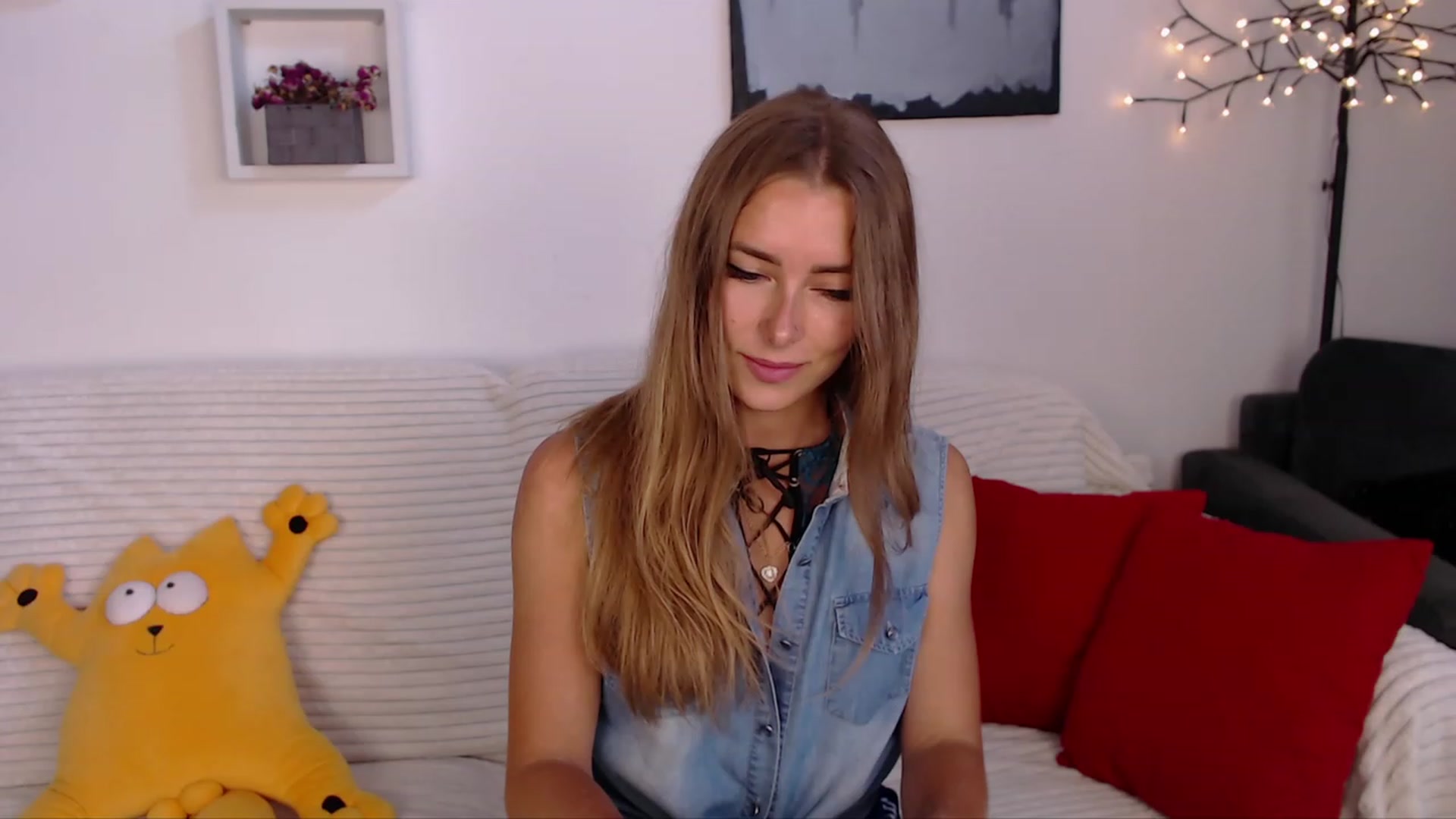 Gallery image thumbnail from SimonsWife's myfreecams stream on, 06/21/2023, 13:36 image 20 of 20