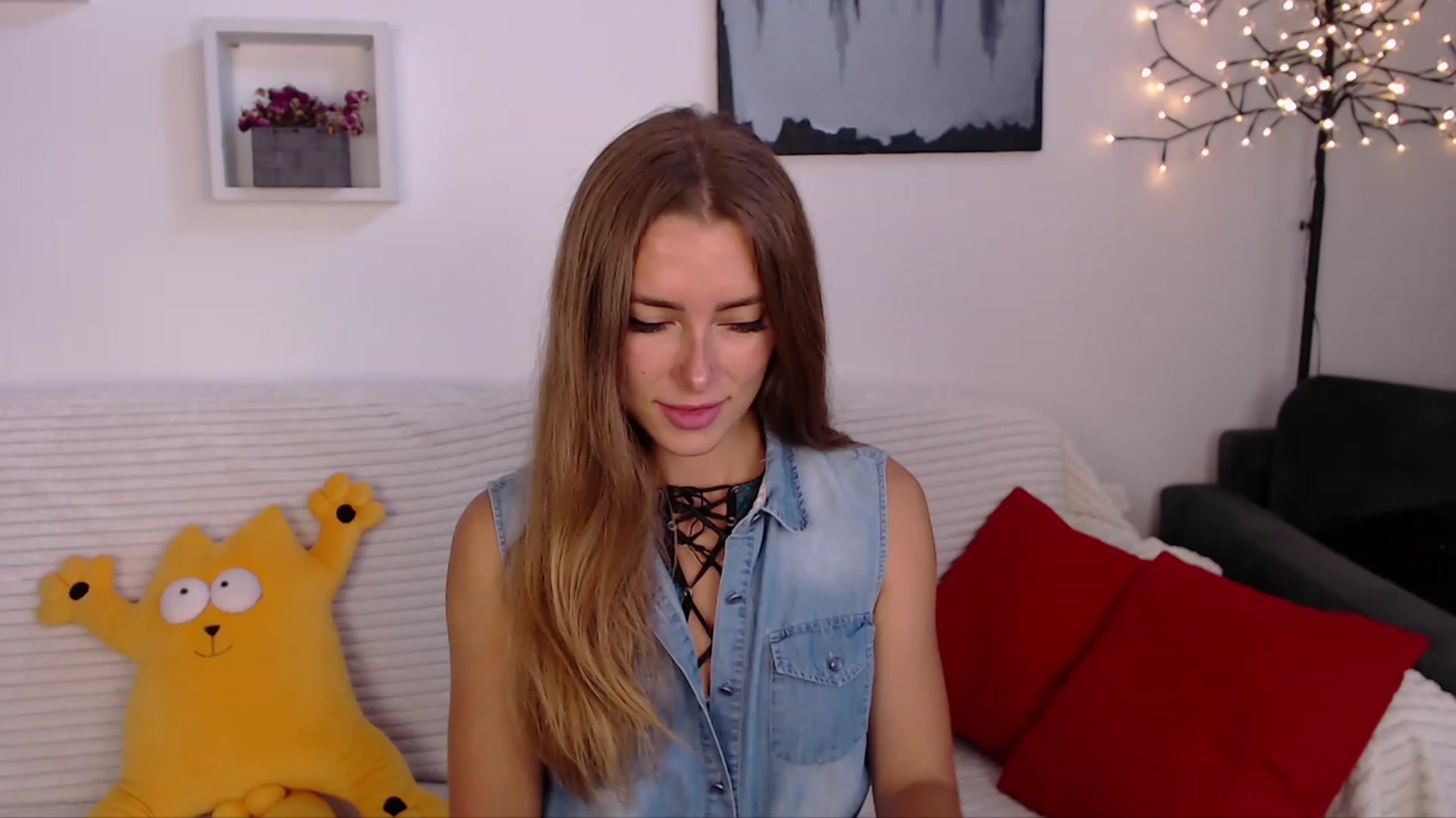 Gallery image thumbnail from SimonsWife's myfreecams stream on, 06/21/2023, 13:36 image 13 of 20