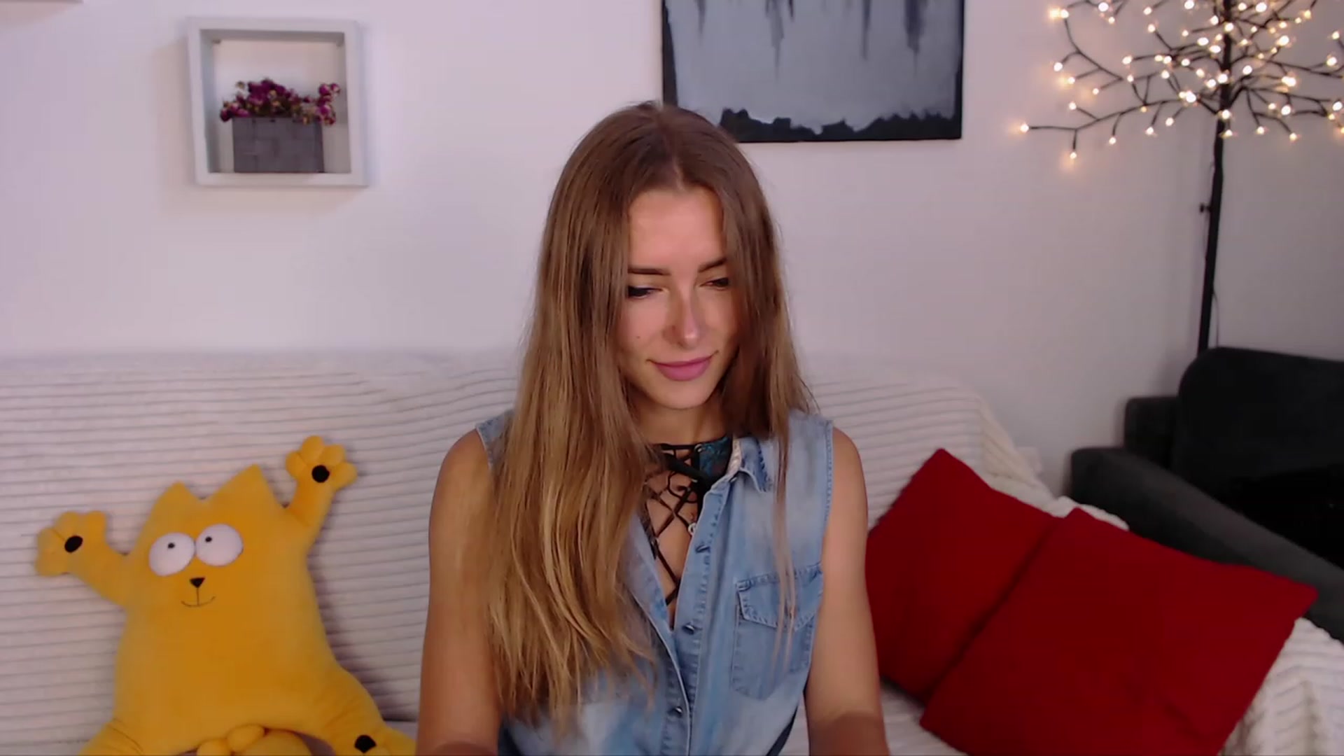 Gallery image thumbnail from SimonsWife's myfreecams stream on, 06/21/2023, 13:36 image 5 of 20