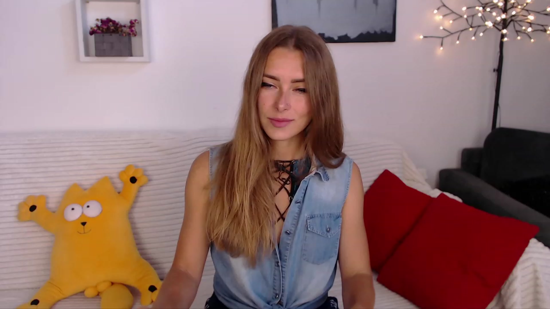Gallery image thumbnail from SimonsWife's myfreecams stream on, 06/21/2023, 13:36 image 3 of 20