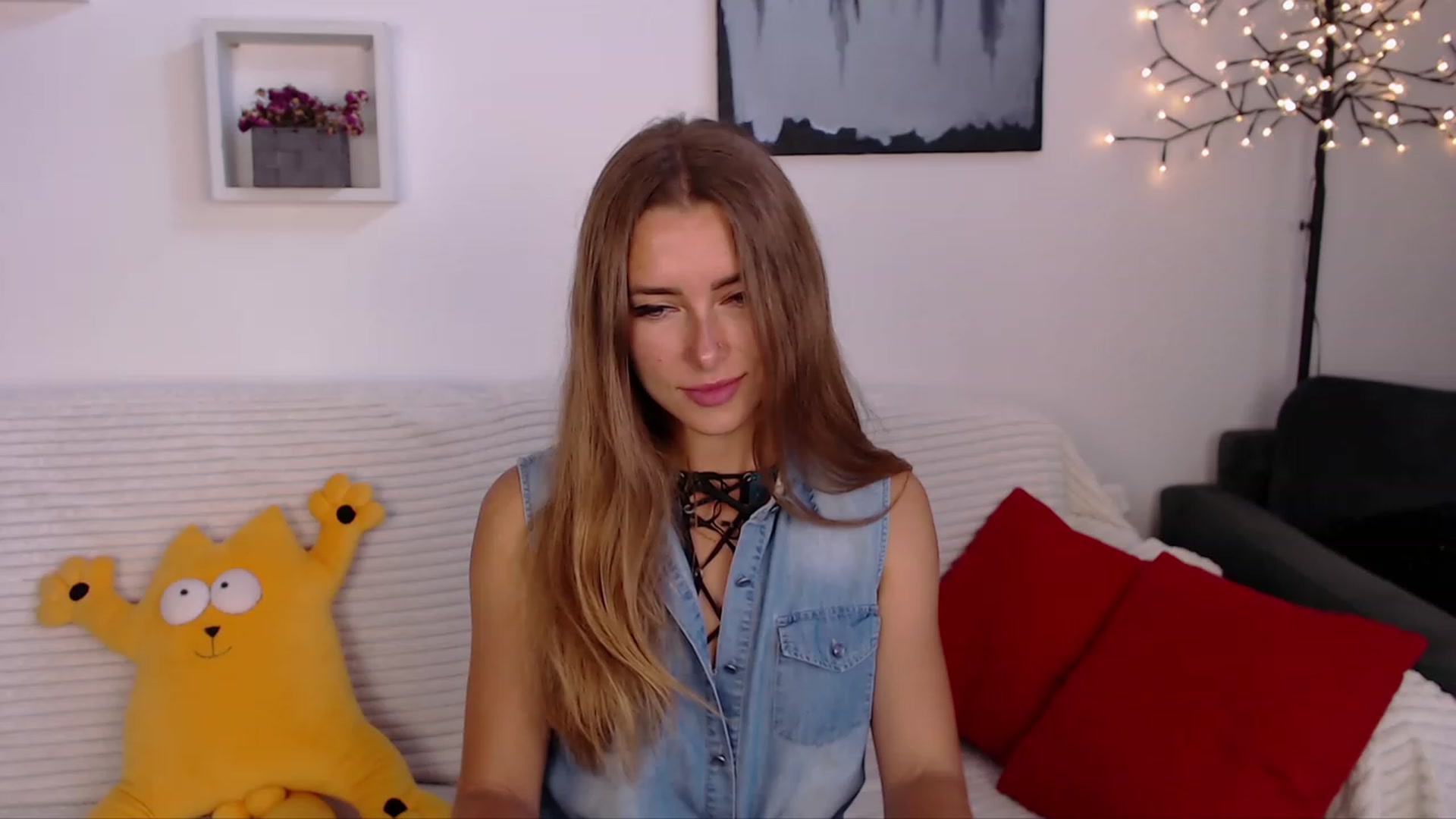 Gallery image thumbnail from SimonsWife's myfreecams stream on, 06/21/2023, 13:36 image 12 of 20