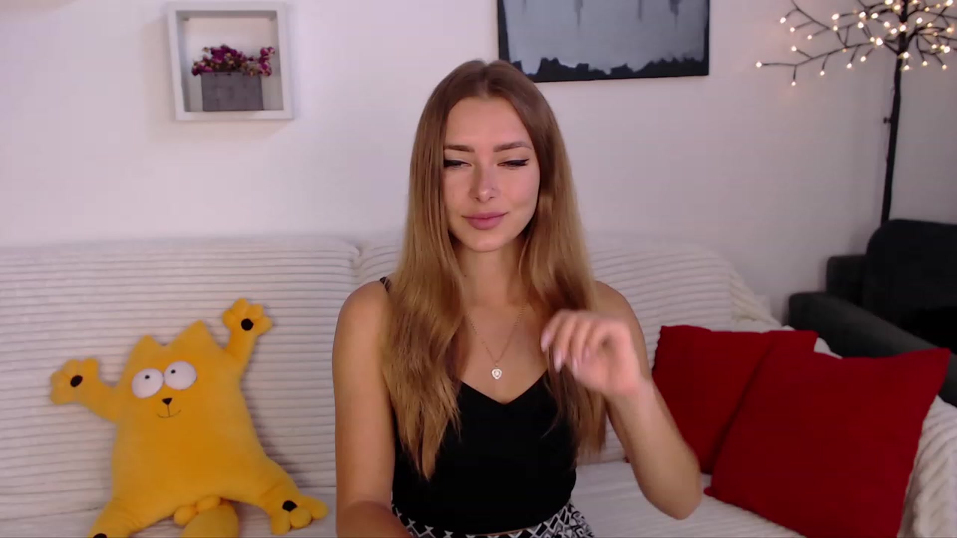 Gallery image thumbnail from SimonsWife's myfreecams stream on, 06/22/2023, 11:16 image 5 of 20