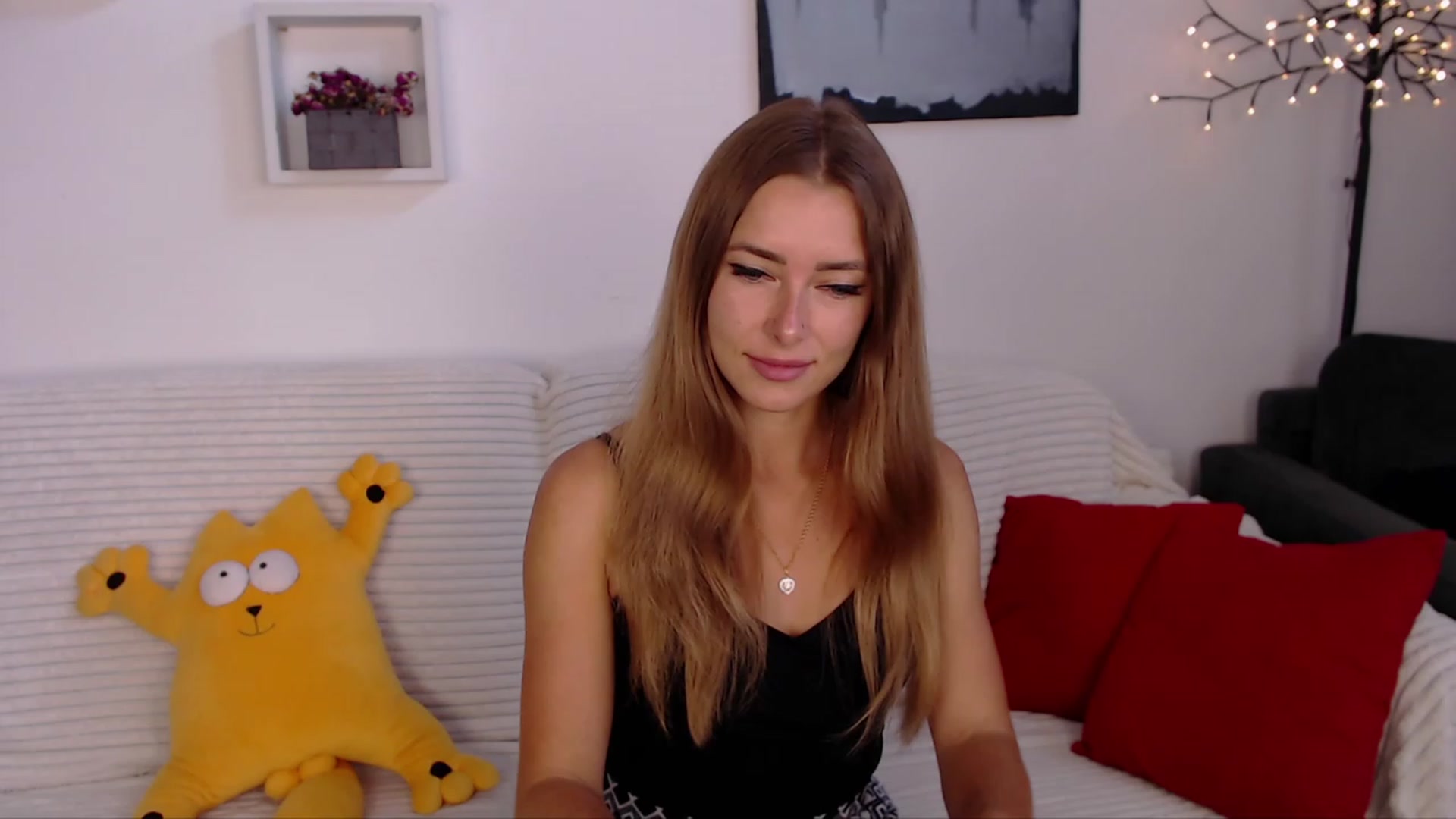 Gallery image thumbnail from SimonsWife's myfreecams stream on, 06/22/2023, 11:16 image 20 of 20