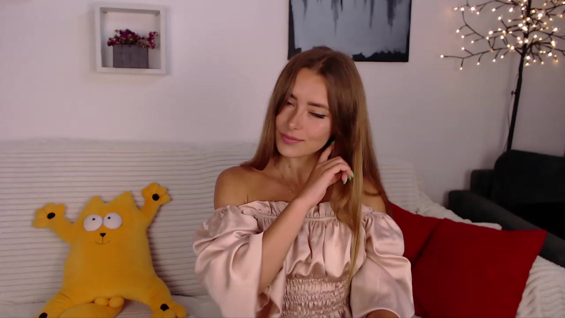 Gallery image thumbnail from SimonsWife's myfreecams stream on, 07/03/2023, 11:57 image 5 of 20