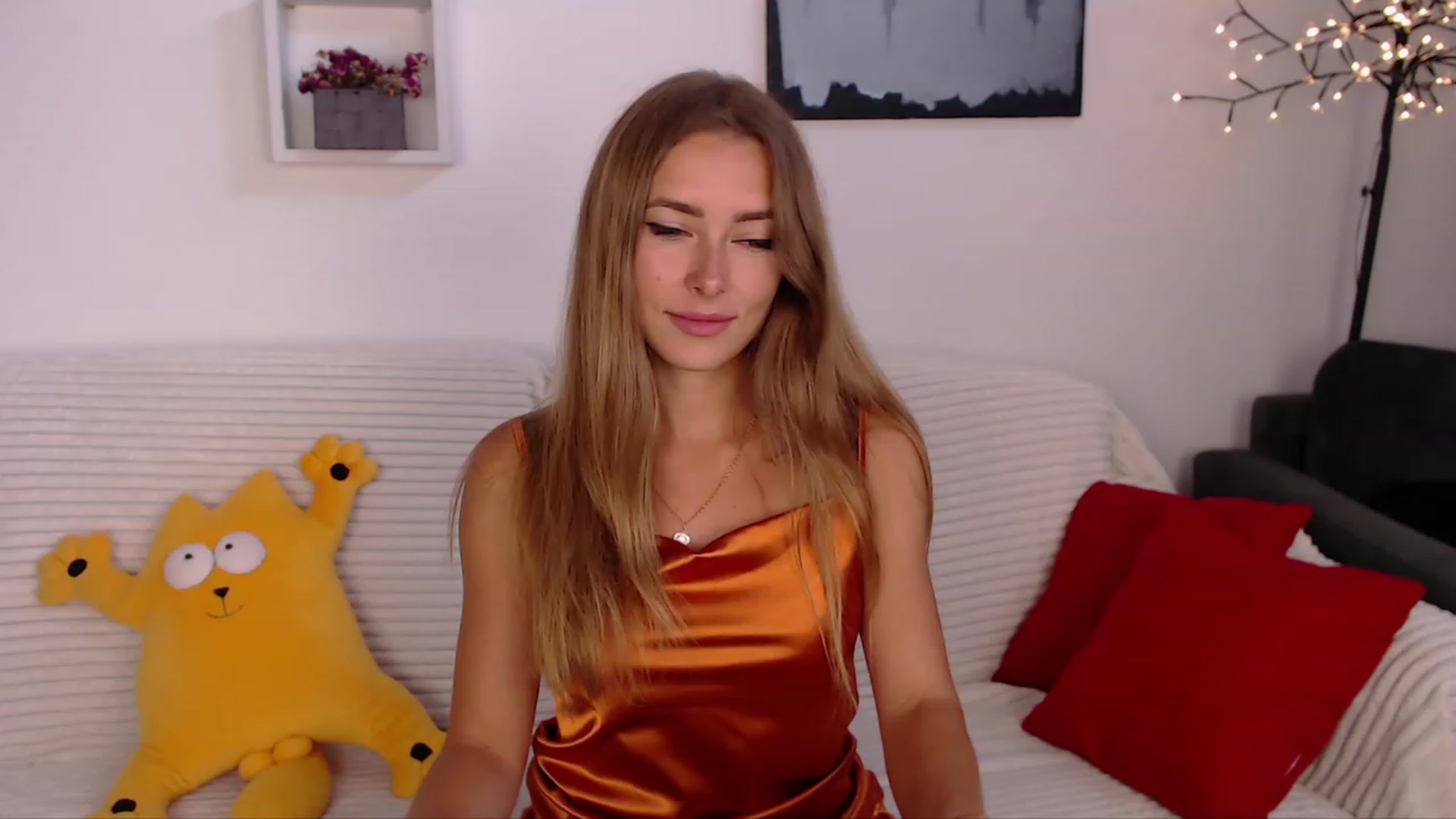Gallery image thumbnail from SimonsWife's myfreecams stream on, 07/05/2023, 11:39 image 9 of 20