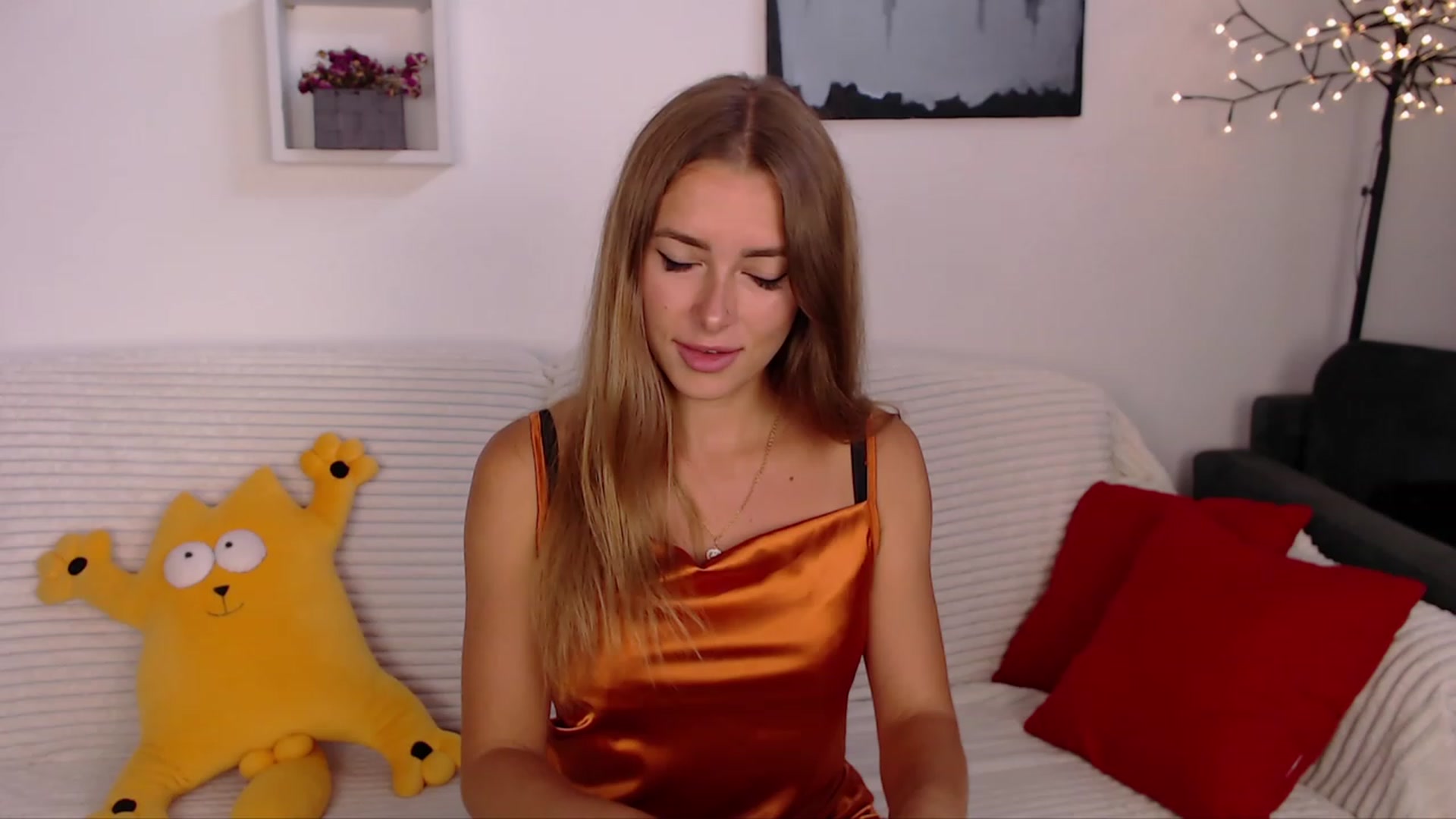 Gallery image thumbnail from SimonsWife's myfreecams stream on, 07/05/2023, 11:39 image 1 of 20