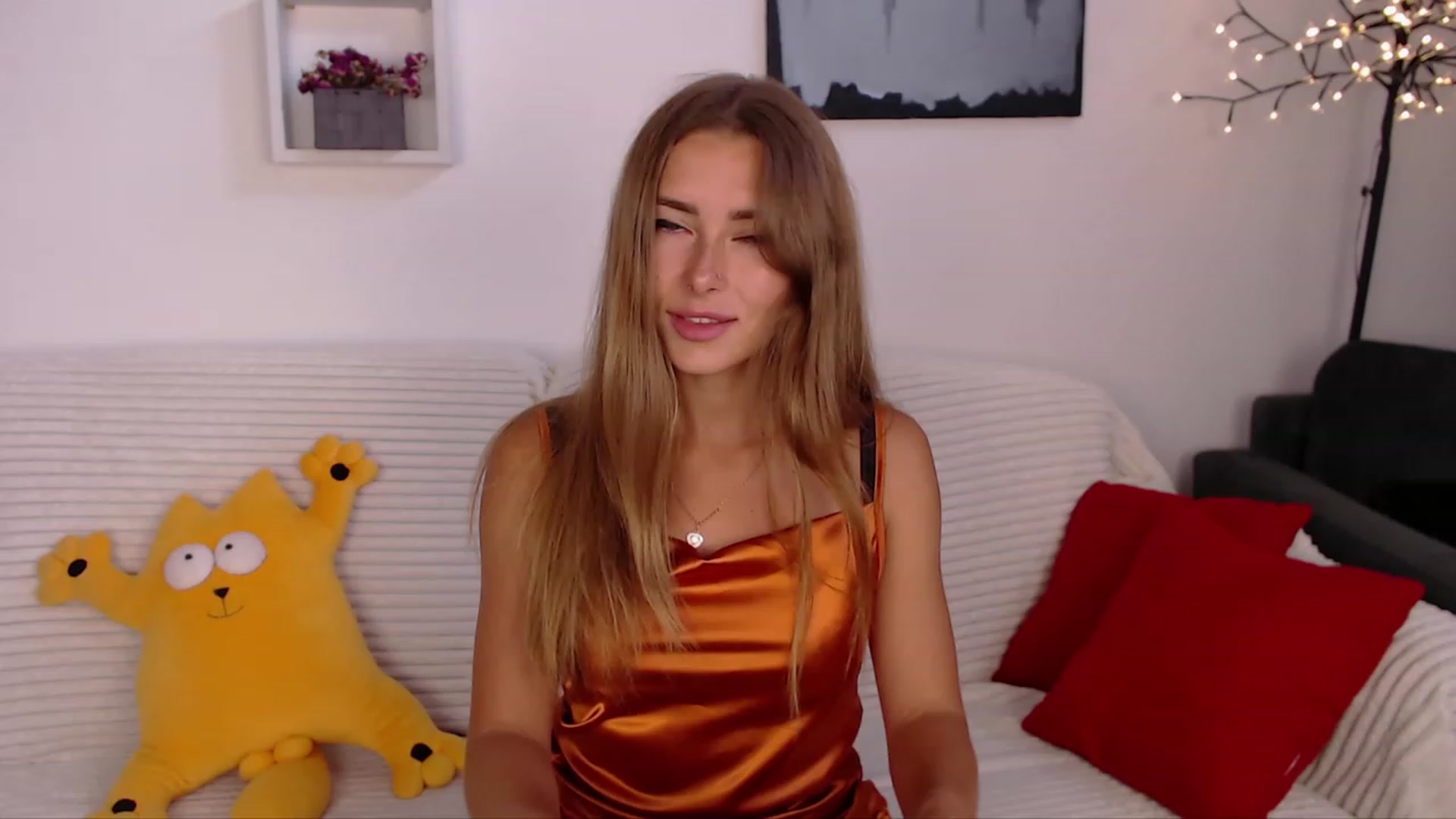Gallery image thumbnail from SimonsWife's myfreecams stream on, 07/05/2023, 11:39 image 8 of 20
