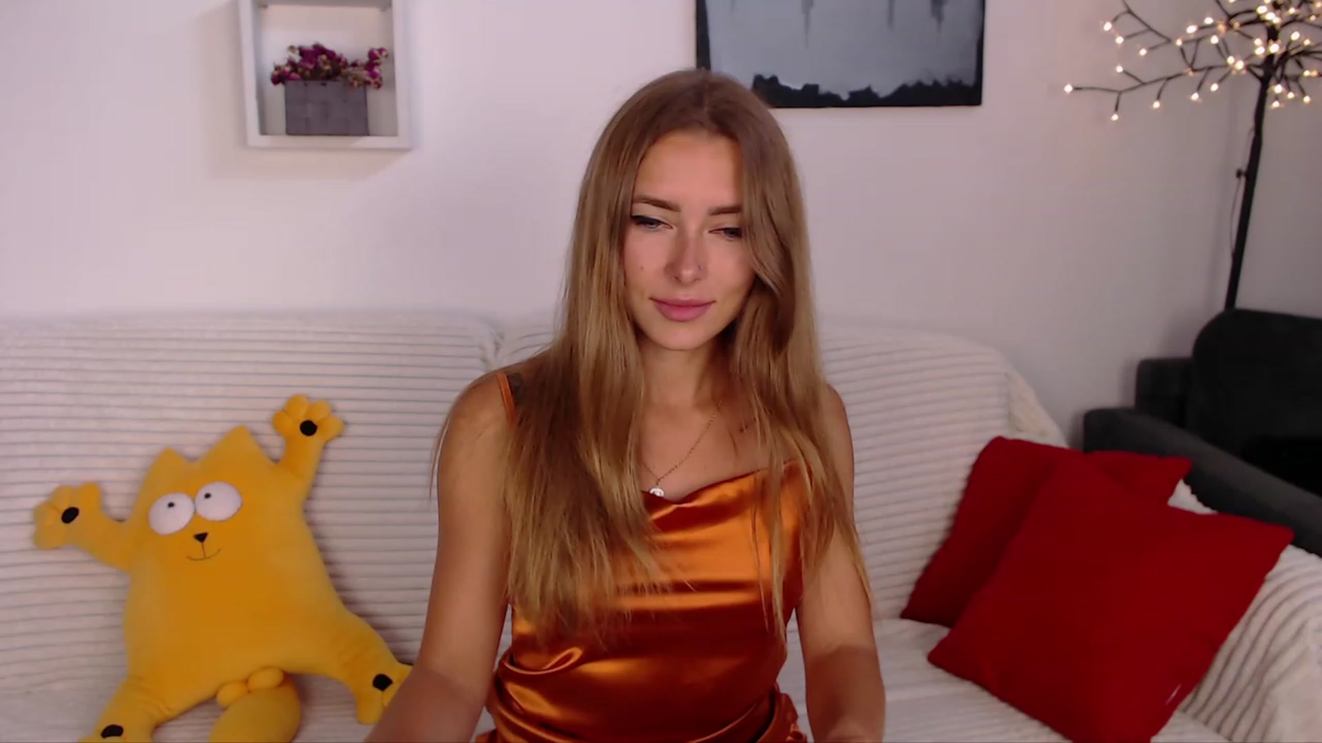Gallery image thumbnail from SimonsWife's myfreecams stream on, 07/05/2023, 11:39 image 10 of 20
