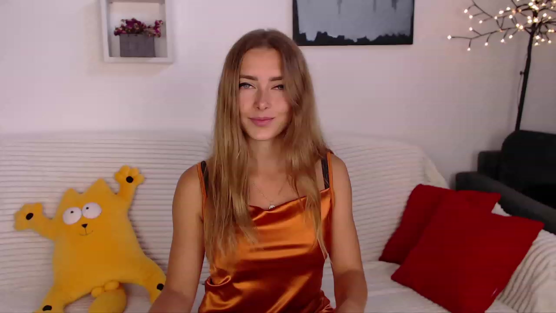 Gallery image thumbnail from SimonsWife's myfreecams stream on, 07/05/2023, 11:39 image 5 of 20