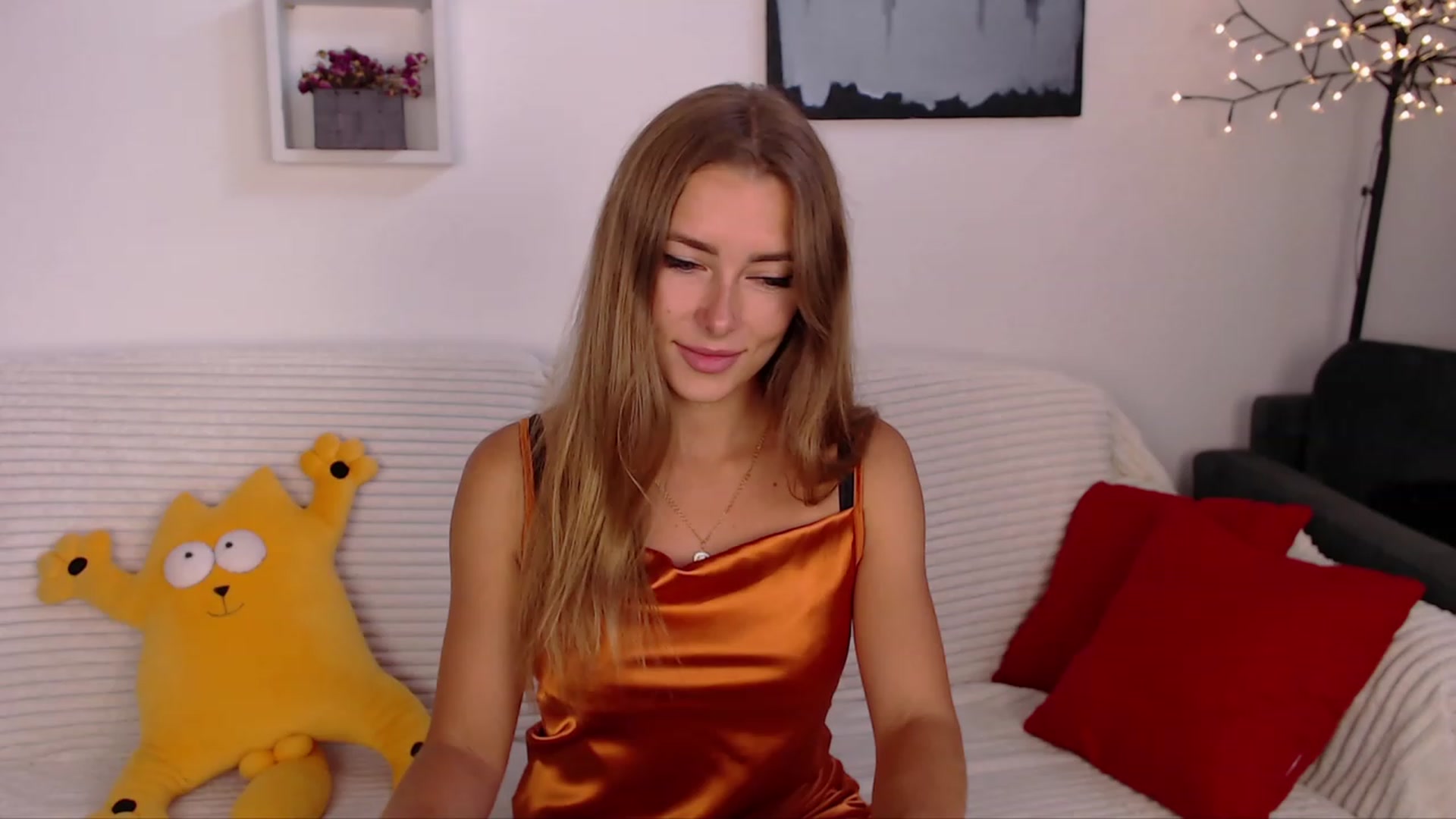Gallery image thumbnail from SimonsWife's myfreecams stream on, 07/05/2023, 11:39 image 4 of 20