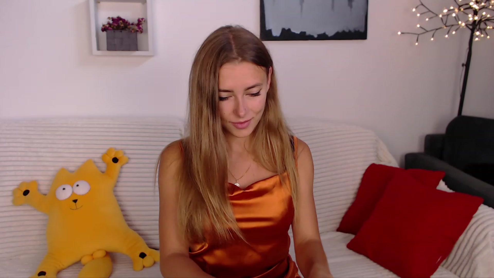 Gallery image thumbnail from SimonsWife's myfreecams stream on, 07/05/2023, 11:39 image 14 of 20