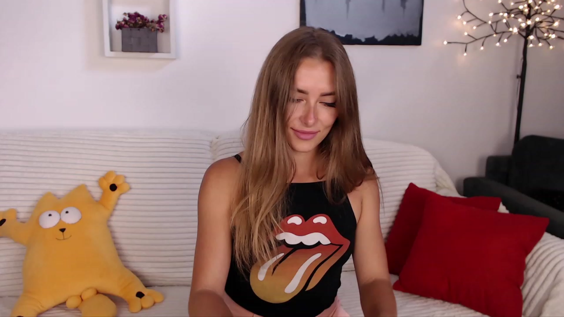 Gallery image thumbnail from SimonsWife's myfreecams stream on, 08/09/2023, 13:53 image 10 of 20