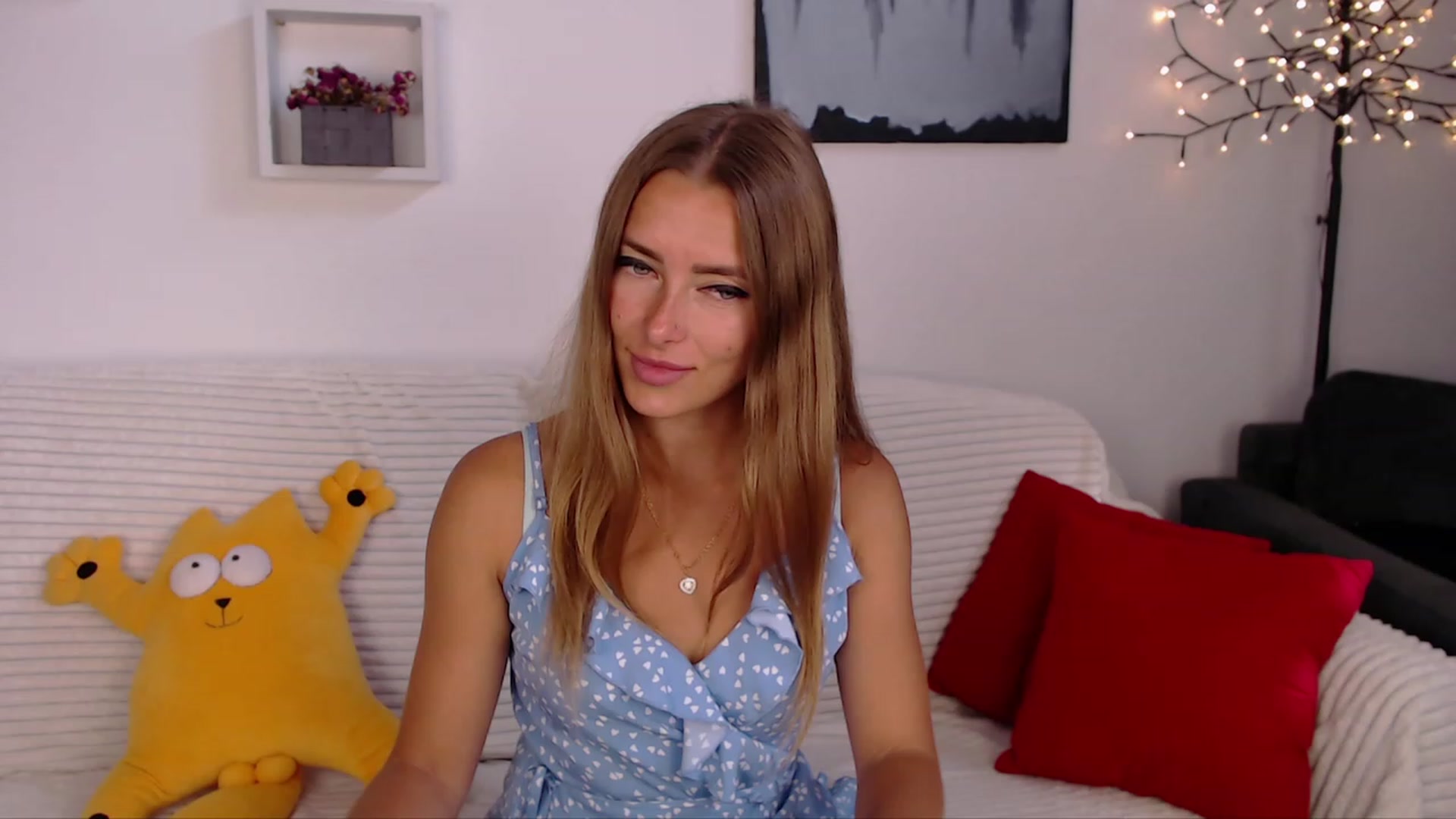 Gallery image thumbnail from SimonsWife's myfreecams stream on, 08/10/2023, 12:16 image 2 of 20