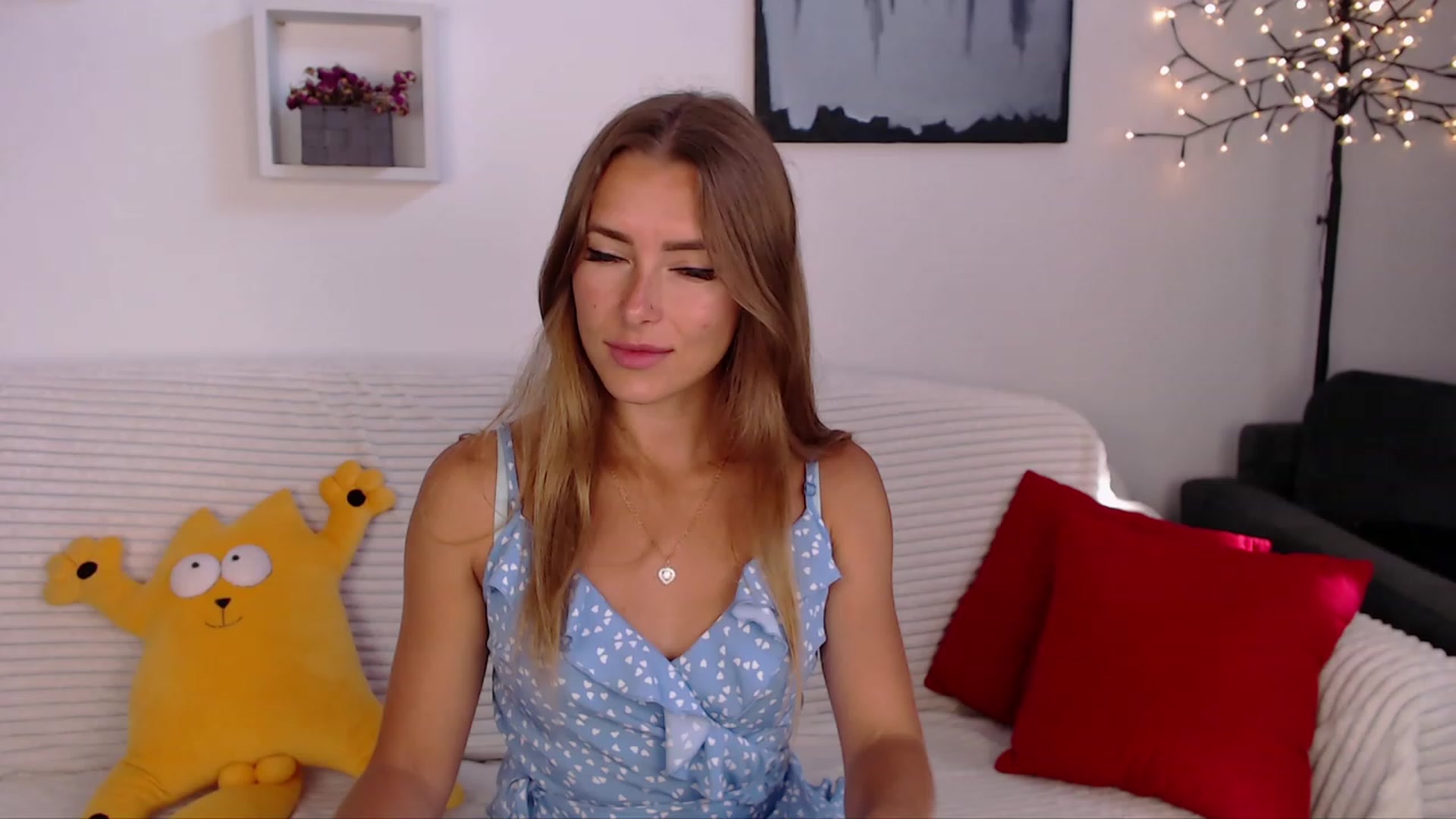 Gallery image thumbnail from SimonsWife's myfreecams stream on, 08/10/2023, 12:16 image 10 of 20