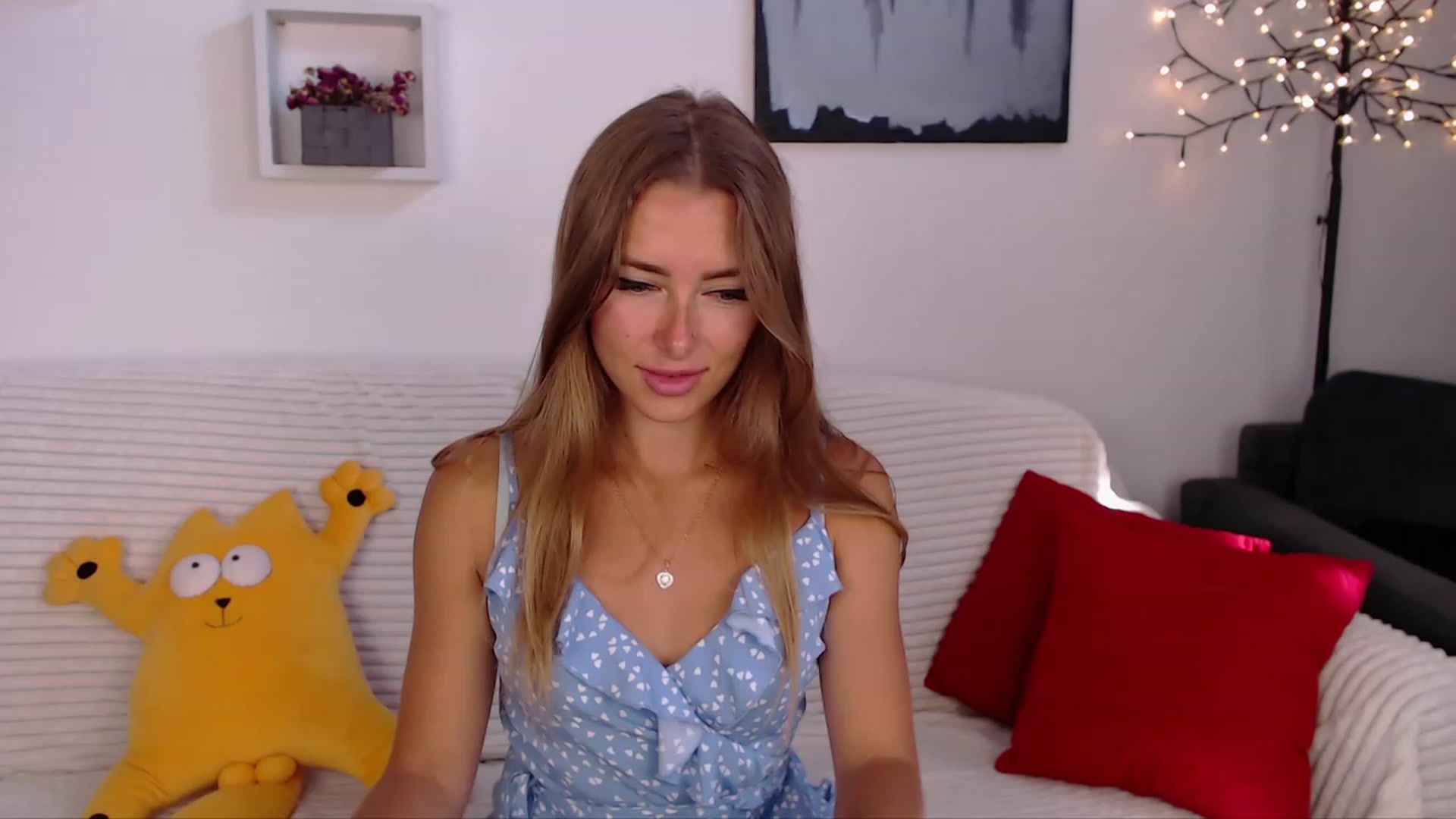 Gallery image thumbnail from SimonsWife's myfreecams stream on, 08/10/2023, 12:16 image 11 of 20