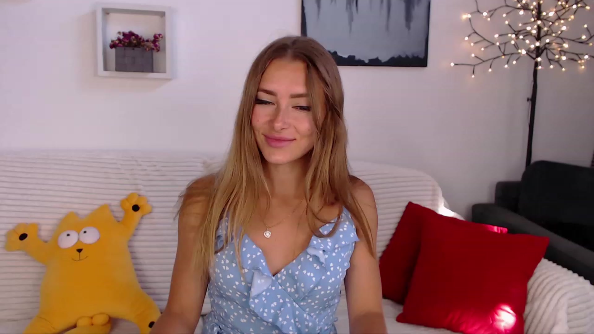 Gallery image thumbnail from SimonsWife's myfreecams stream on, 08/10/2023, 12:16 image 18 of 20