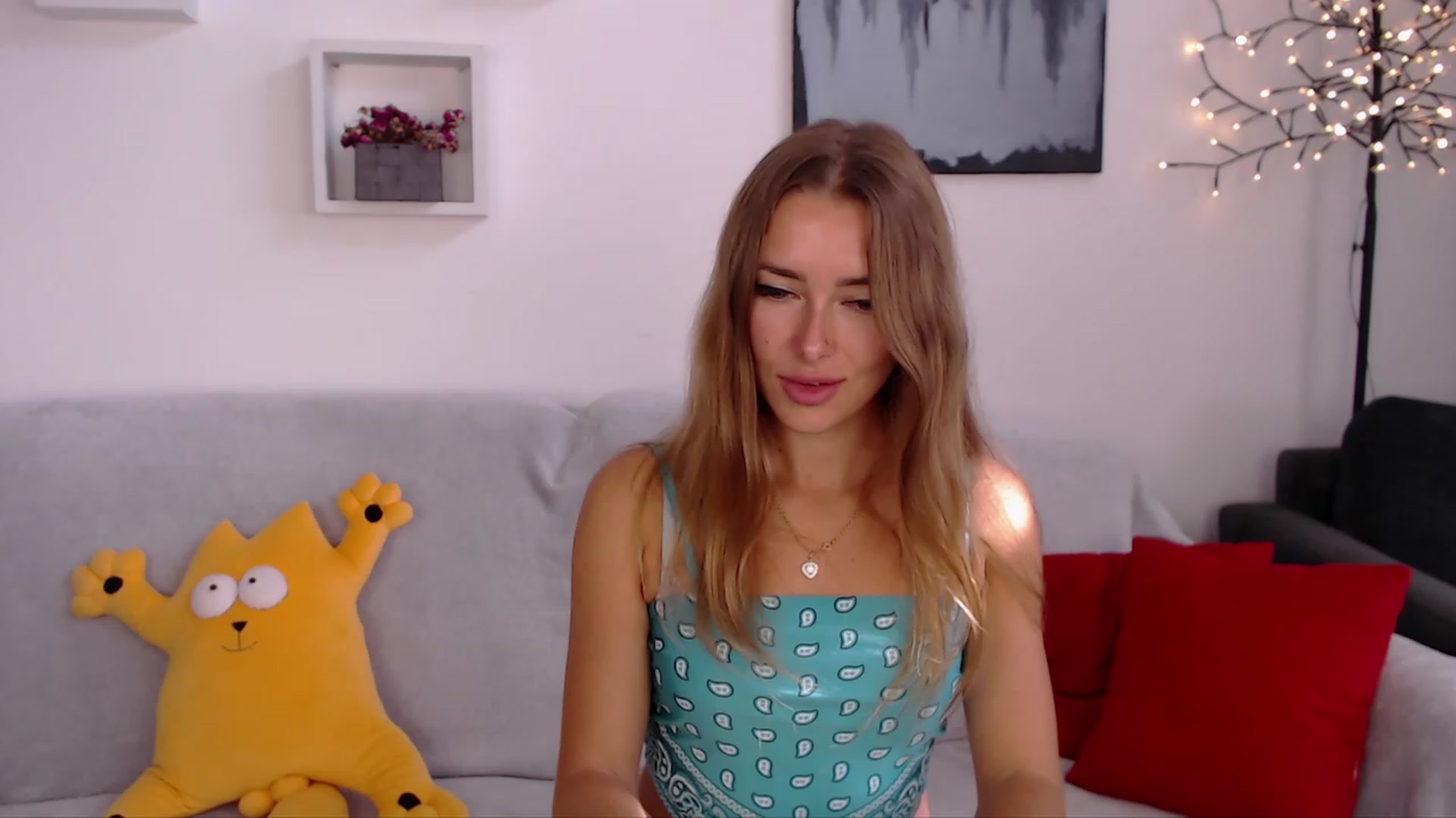 Gallery image thumbnail from SimonsWife's myfreecams stream on, 09/14/2023, 11:41 image 8 of 20