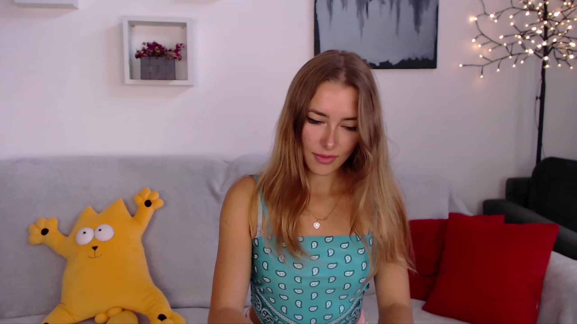 Gallery image thumbnail from SimonsWife's myfreecams stream on, 09/14/2023, 11:41 image 9 of 20