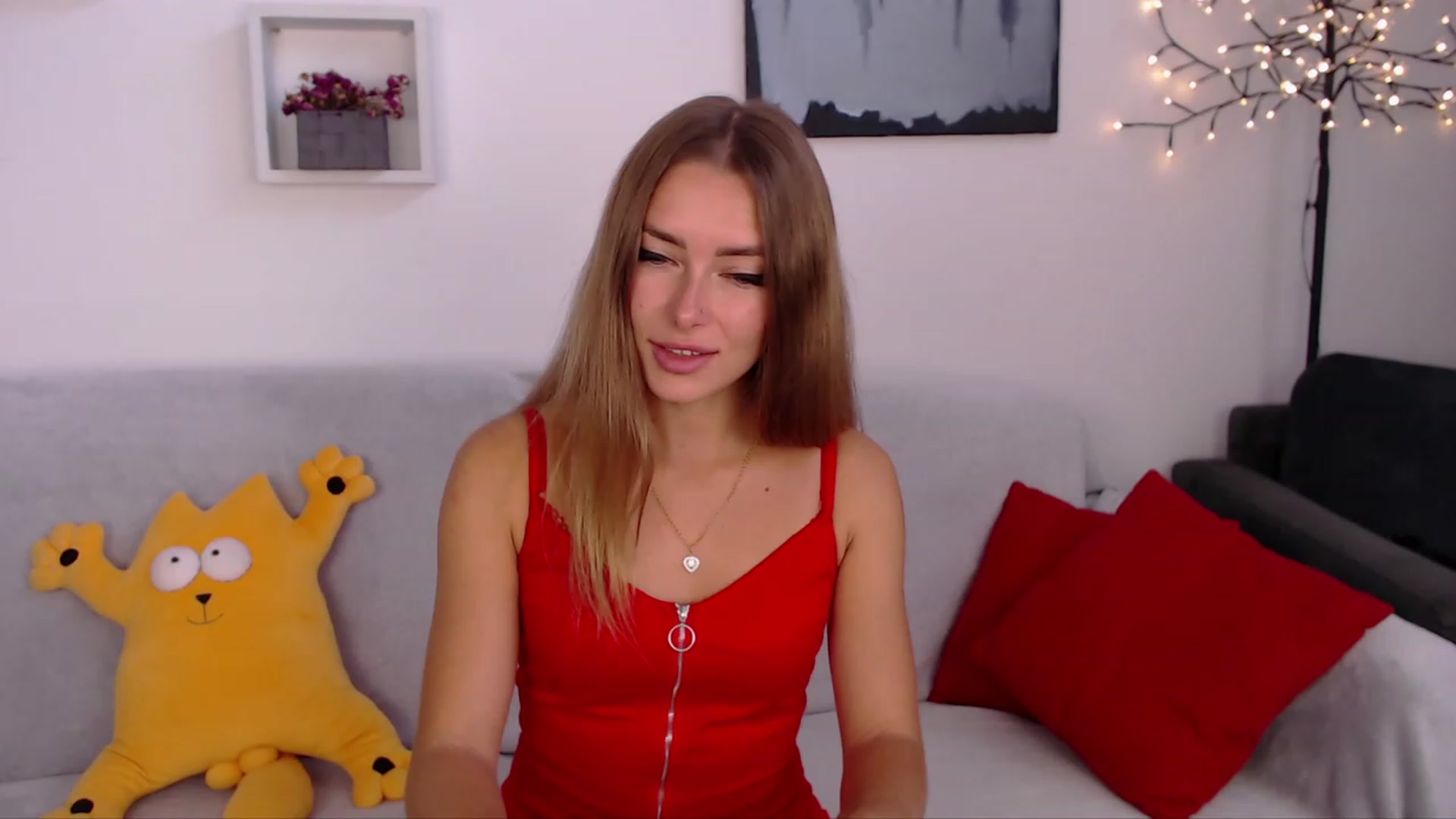 Gallery image thumbnail from SimonsWife's myfreecams stream on, 09/17/2023, 10:23 image 10 of 20