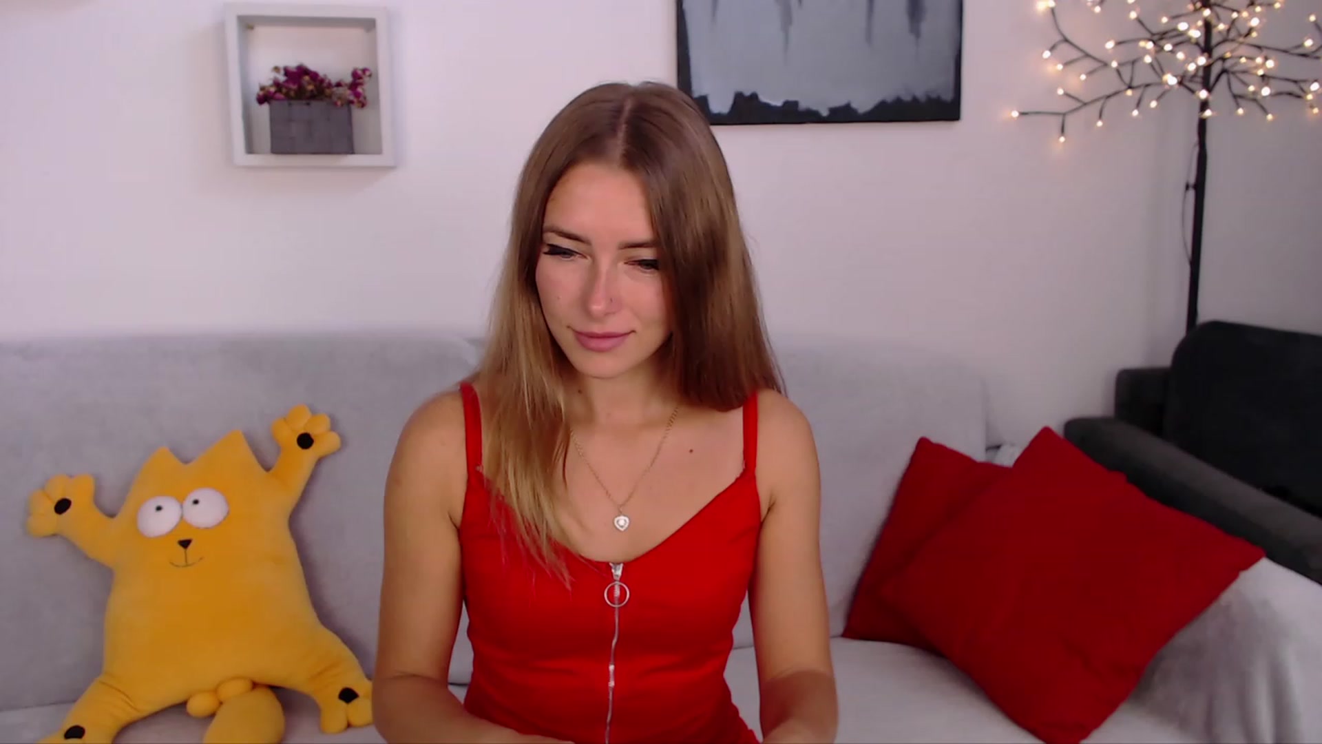 Gallery image thumbnail from SimonsWife's myfreecams stream on, 09/17/2023, 10:23 image 5 of 20