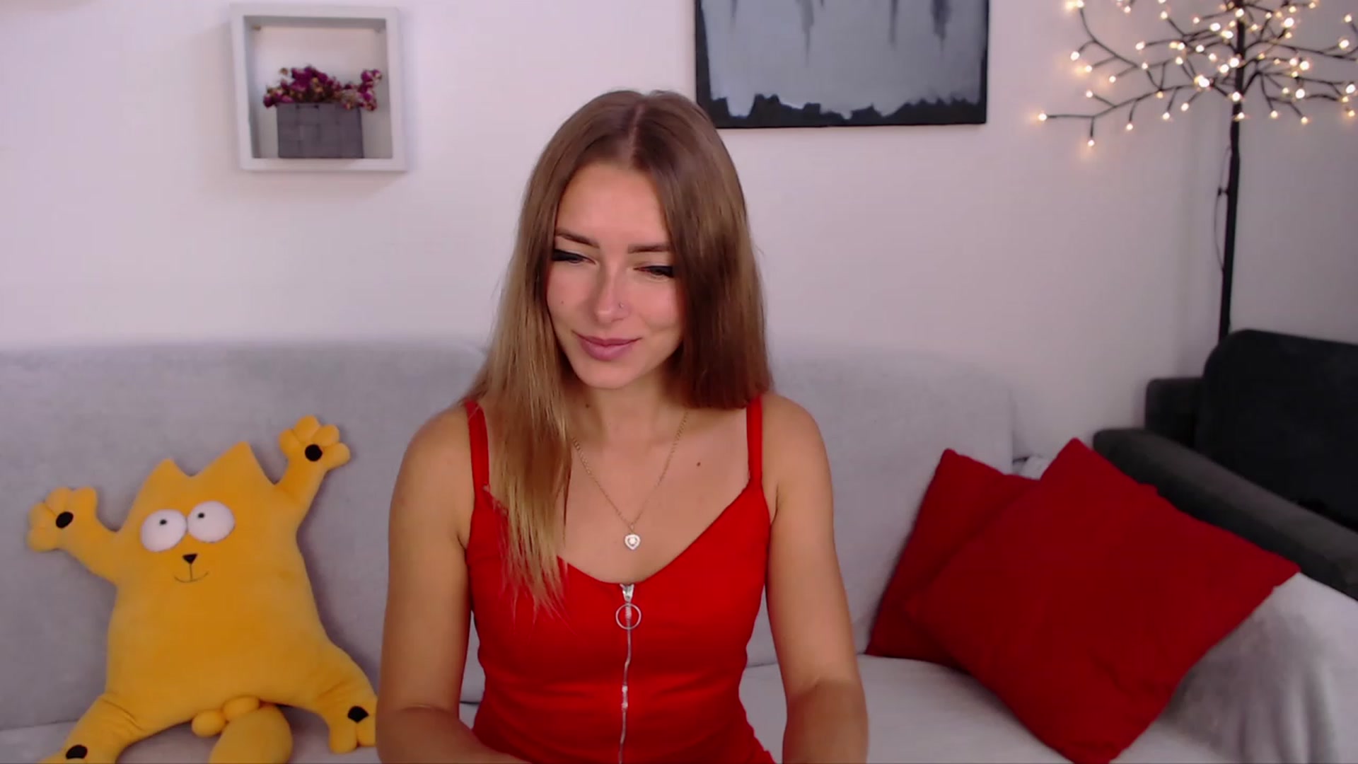 Gallery image thumbnail from SimonsWife's myfreecams stream on, 09/17/2023, 10:23 image 8 of 20