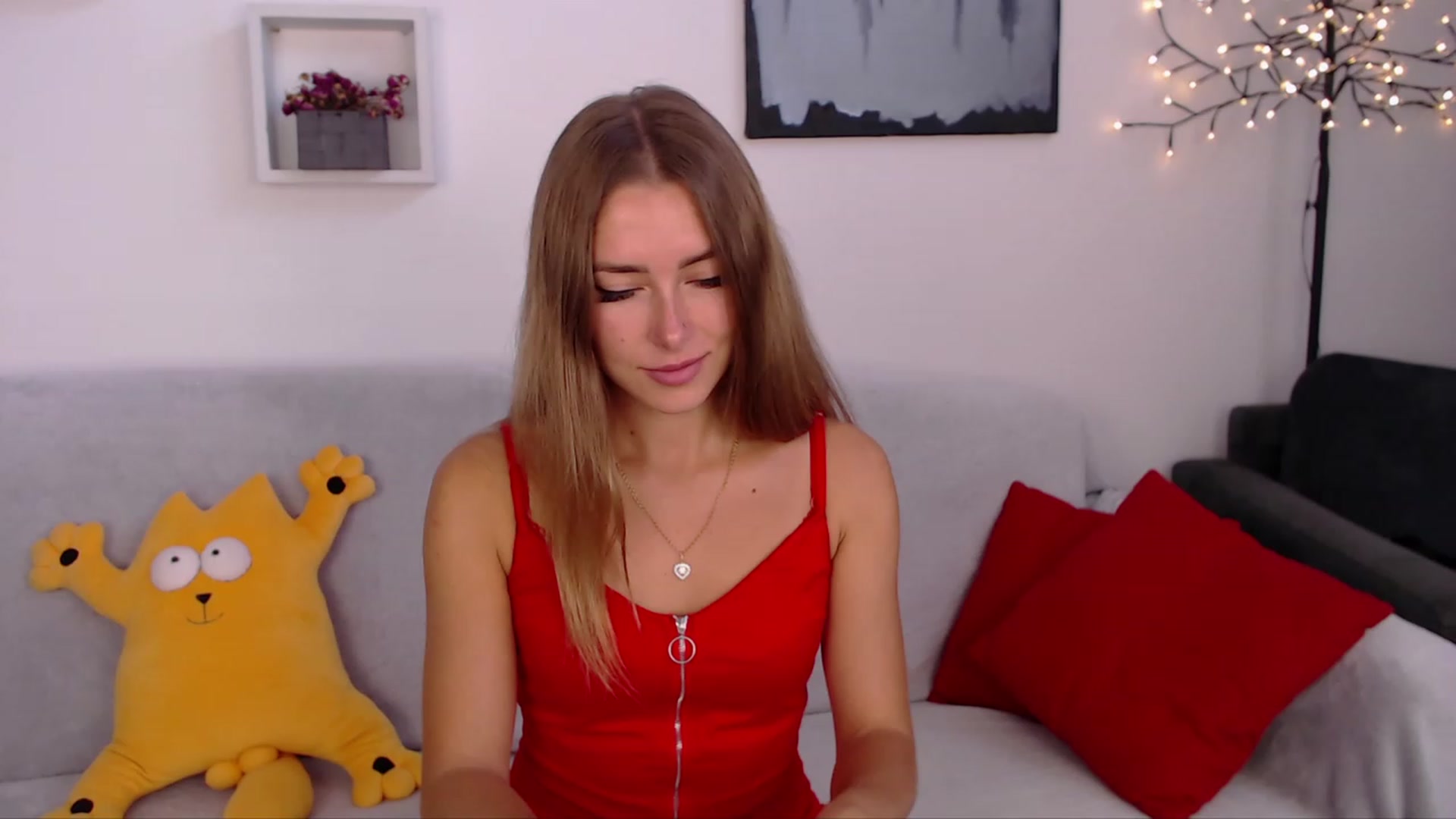 Gallery image thumbnail from SimonsWife's myfreecams stream on, 09/17/2023, 10:23 image 6 of 20