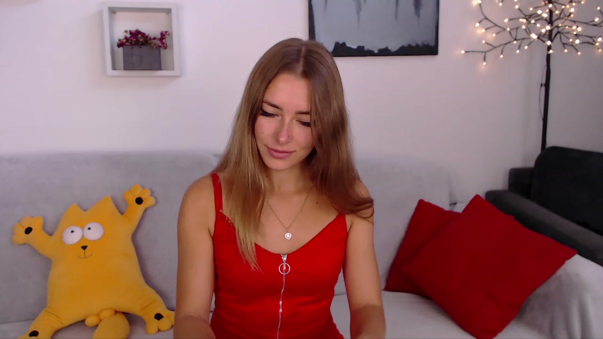 Gallery image thumbnail from SimonsWife's myfreecams stream on, 09/17/2023, 10:23 image 16 of 20