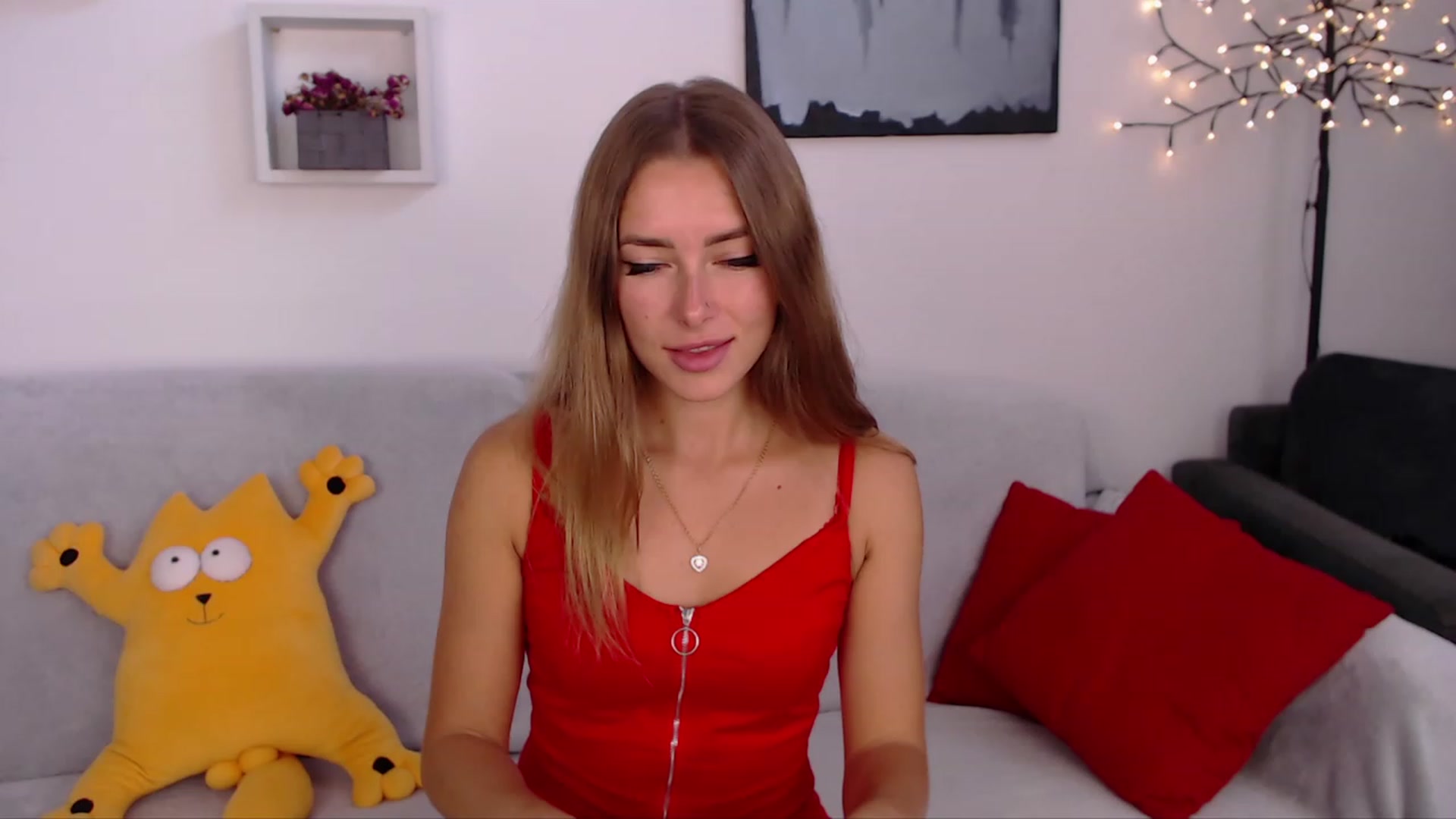 Gallery image thumbnail from SimonsWife's myfreecams stream on, 09/17/2023, 10:23 image 14 of 20