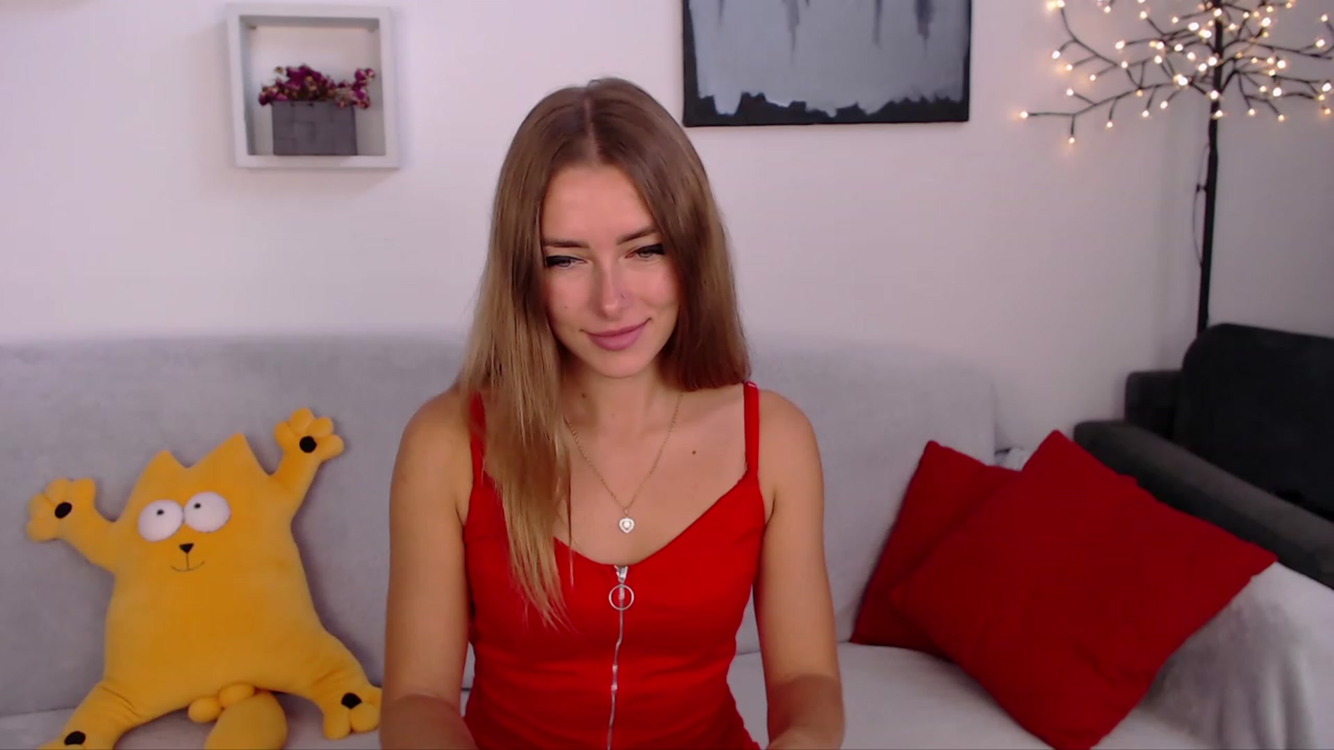 Gallery image thumbnail from SimonsWife's myfreecams stream on, 09/17/2023, 10:23 image 7 of 20