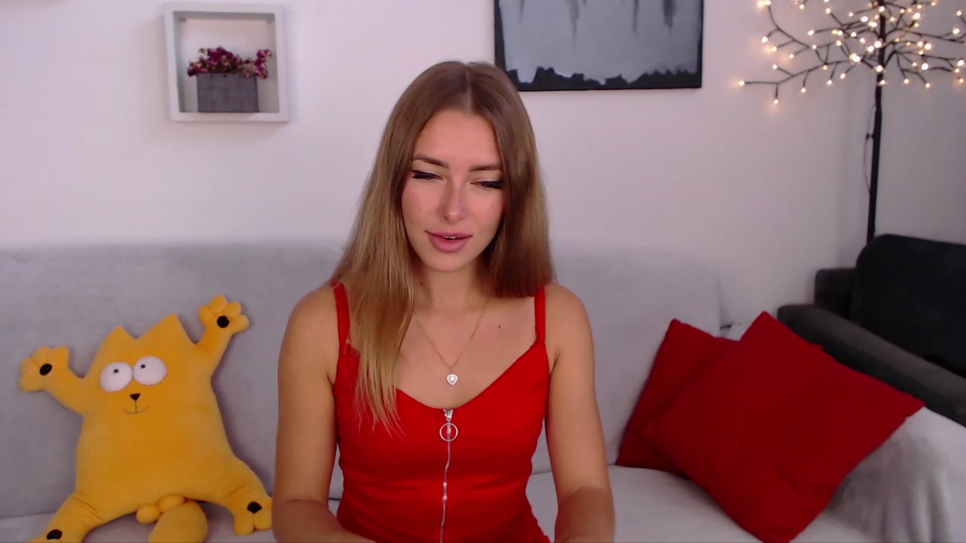 Gallery image thumbnail from SimonsWife's myfreecams stream on, 09/17/2023, 10:23 image 9 of 20