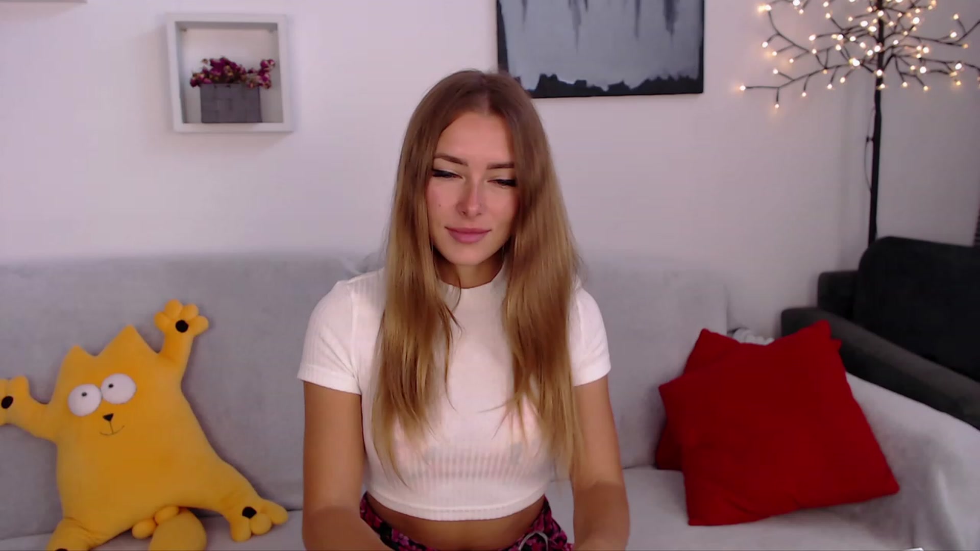 Gallery image thumbnail from SimonsWife's myfreecams stream on, 09/18/2023, 10:06 image 14 of 20