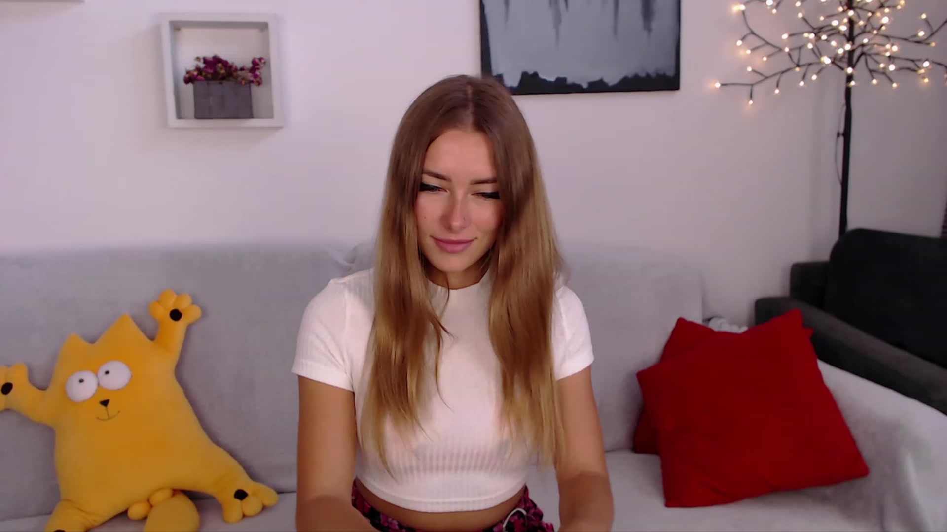 Gallery image thumbnail from SimonsWife's myfreecams stream on, 09/18/2023, 10:06 image 19 of 20