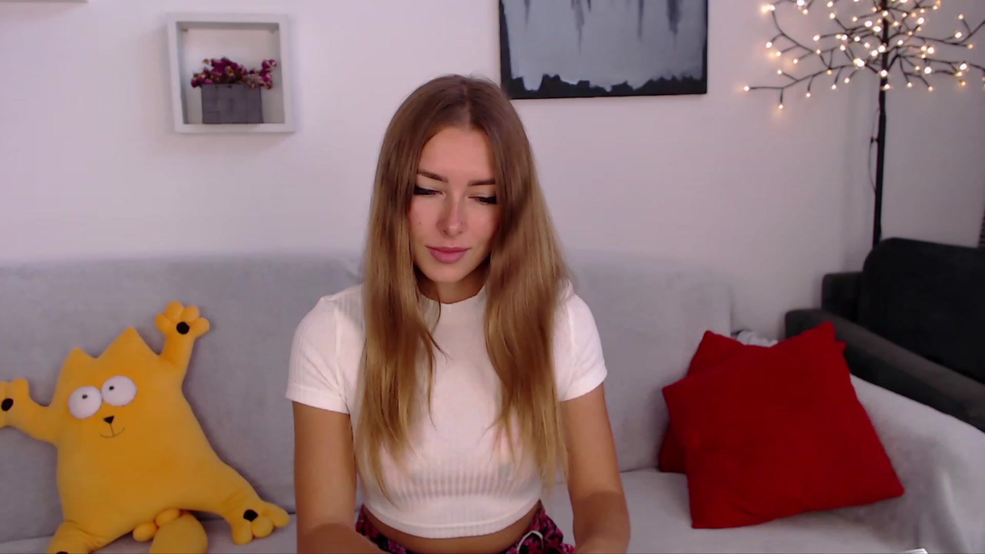Gallery image thumbnail from SimonsWife's myfreecams stream on, 09/18/2023, 10:06 image 12 of 20