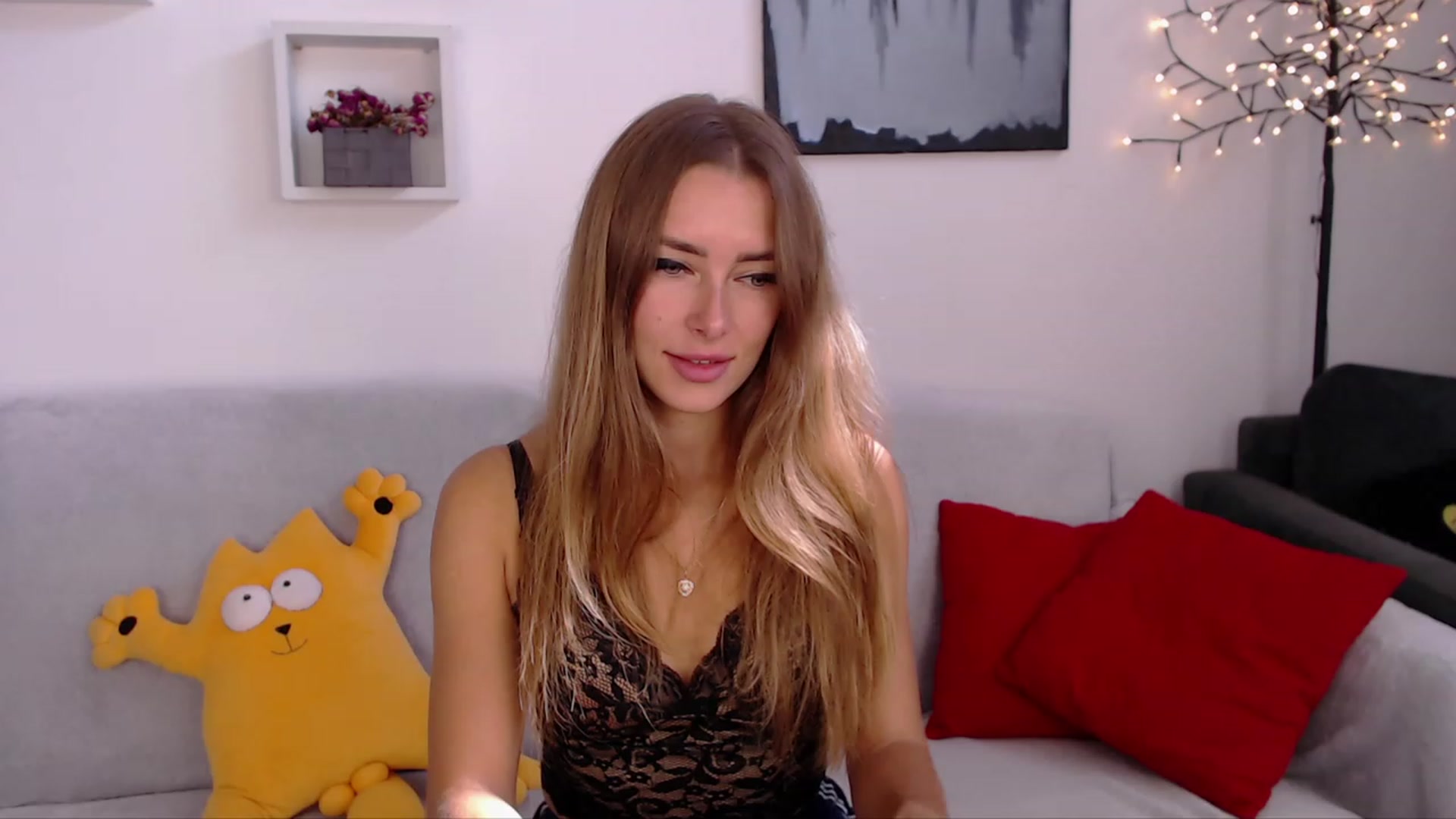 Gallery image thumbnail from SimonsWife's myfreecams stream on, 09/24/2023, 10:50 image 14 of 20