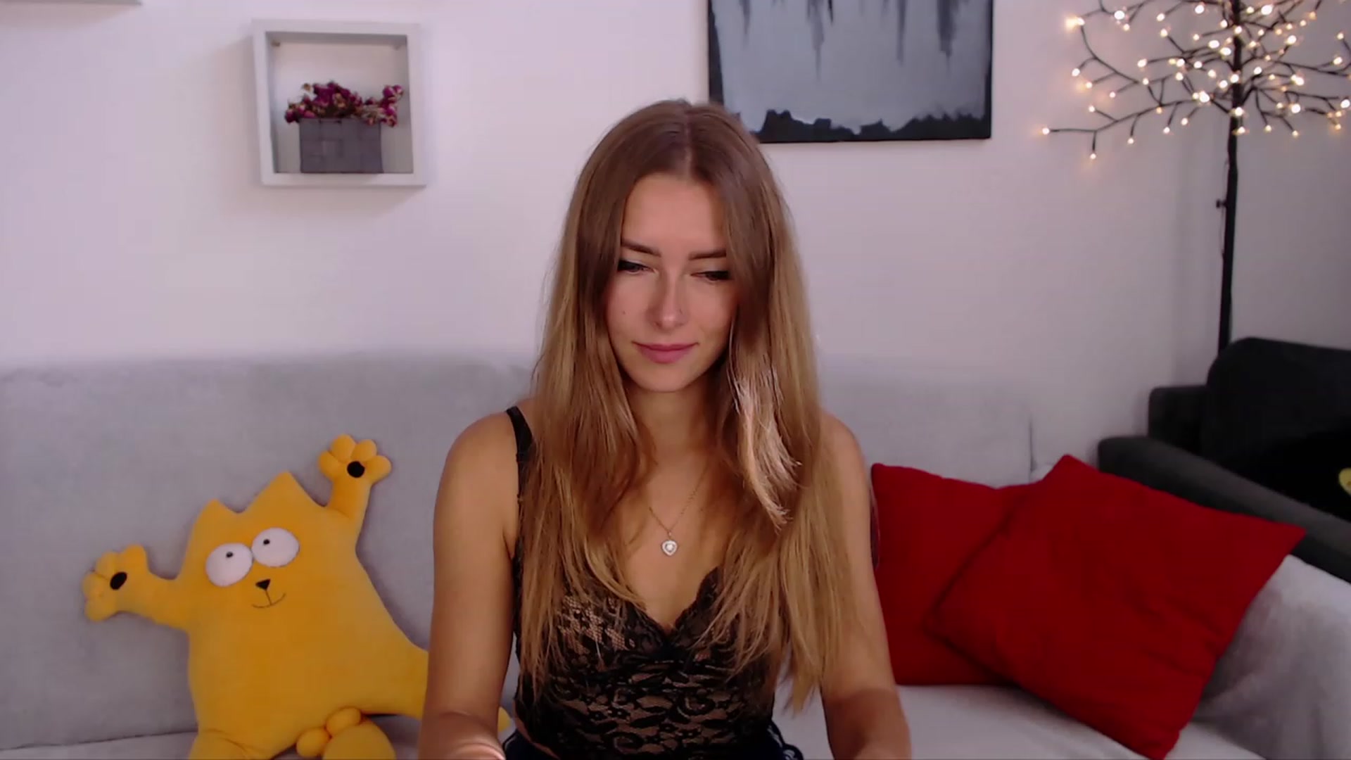 Gallery image thumbnail from SimonsWife's myfreecams stream on, 09/24/2023, 10:50 image 3 of 20