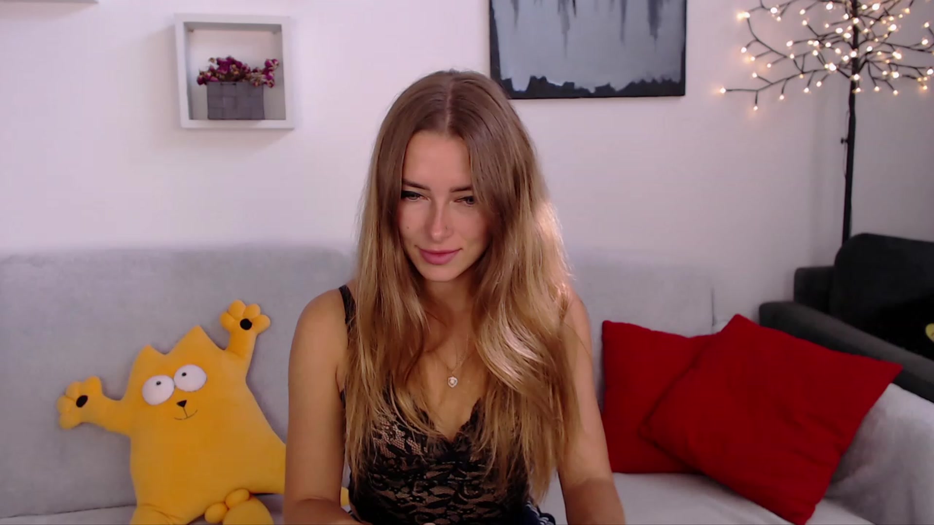 Gallery image thumbnail from SimonsWife's myfreecams stream on, 09/24/2023, 10:50 image 13 of 20