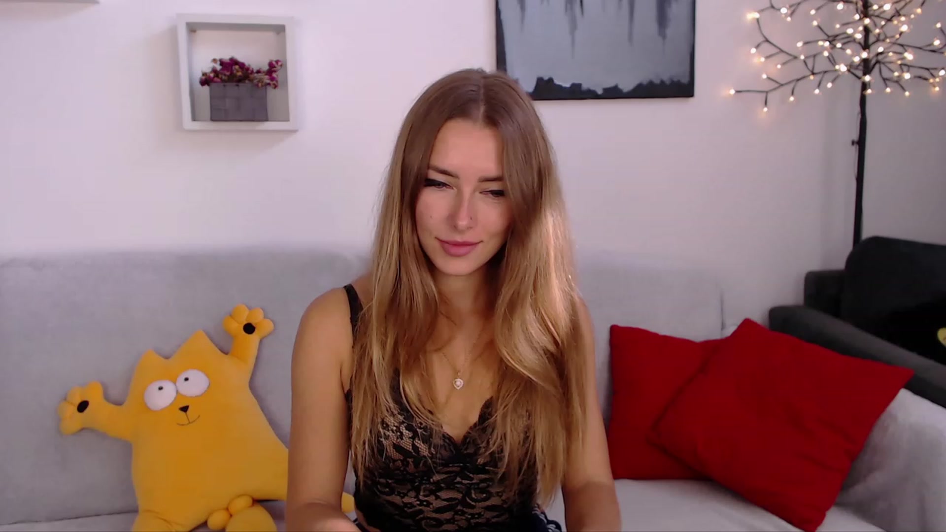 Gallery image thumbnail from SimonsWife's myfreecams stream on, 09/24/2023, 10:50 image 12 of 20