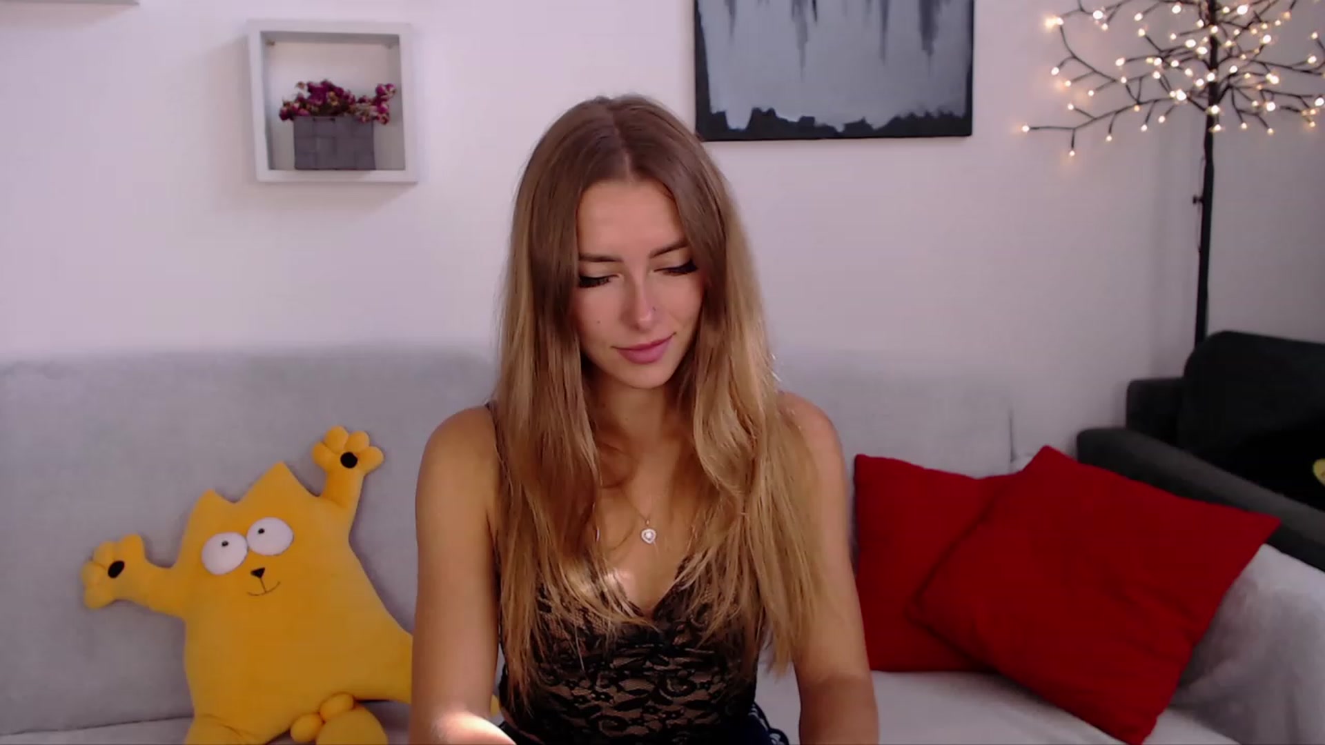 Gallery image thumbnail from SimonsWife's myfreecams stream on, 09/24/2023, 10:50 image 6 of 20