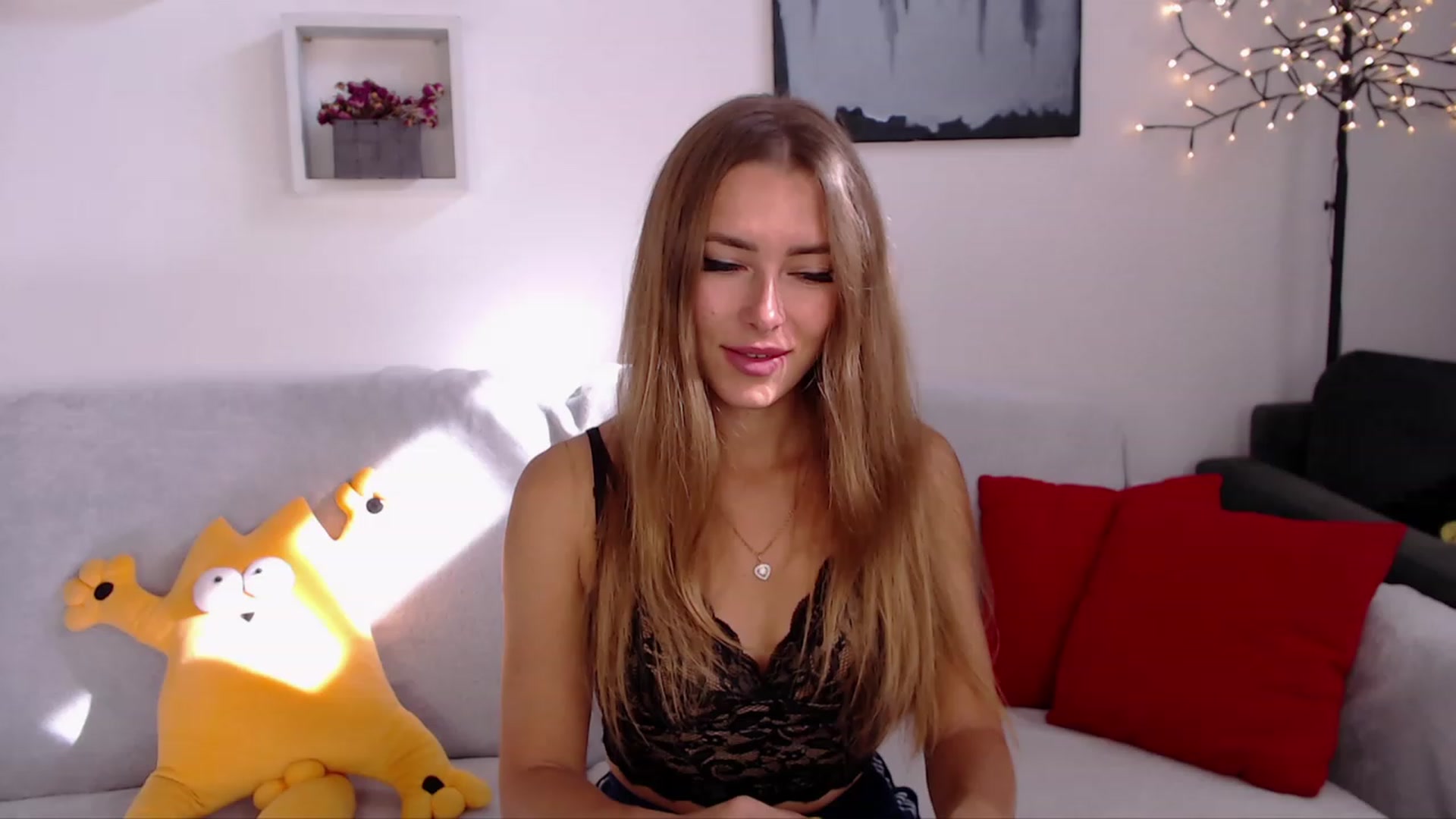 Gallery image thumbnail from SimonsWife's myfreecams stream on, 09/24/2023, 11:53 image 3 of 20
