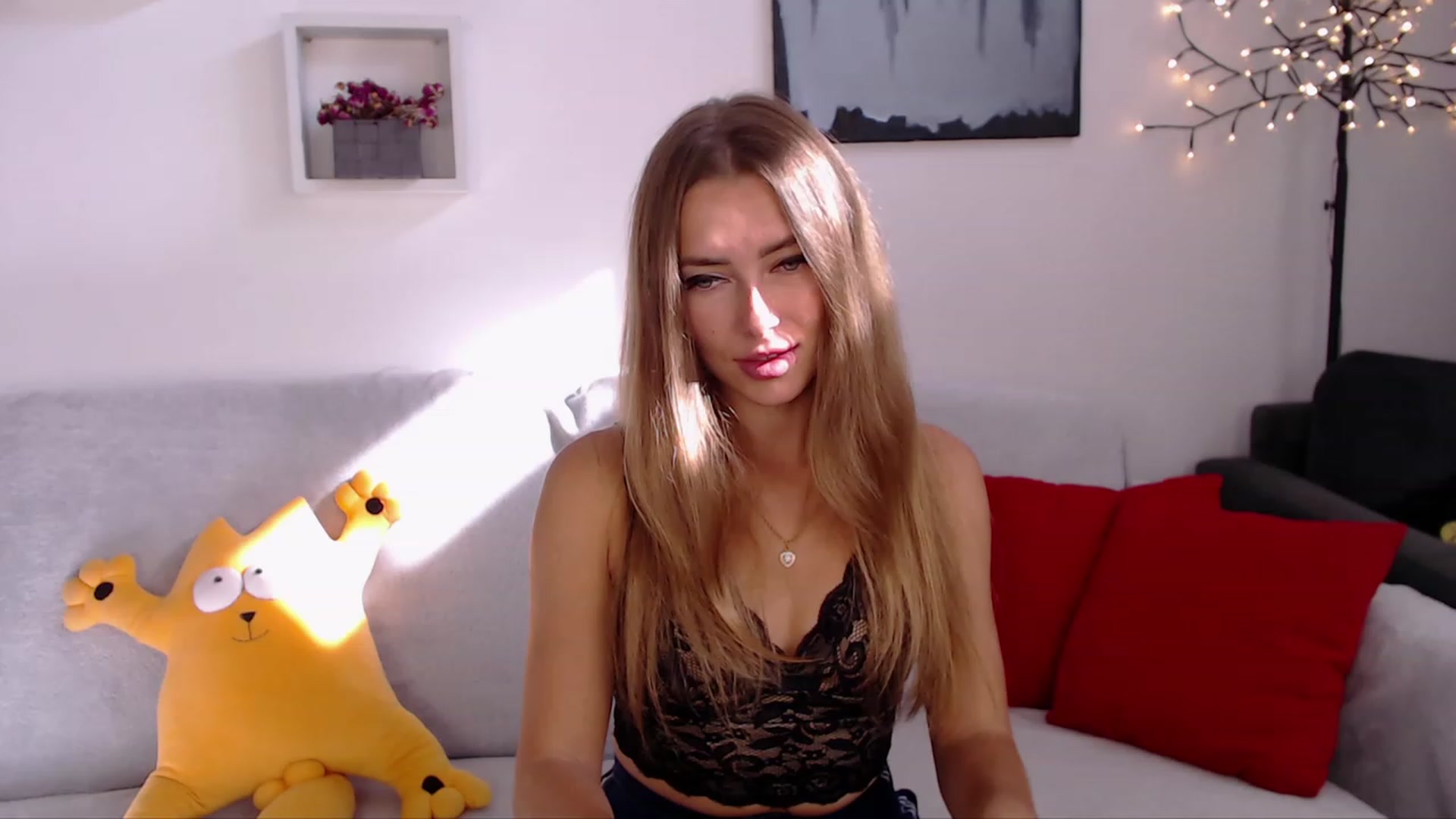 Gallery image thumbnail from SimonsWife's myfreecams stream on, 09/24/2023, 11:53 image 18 of 20